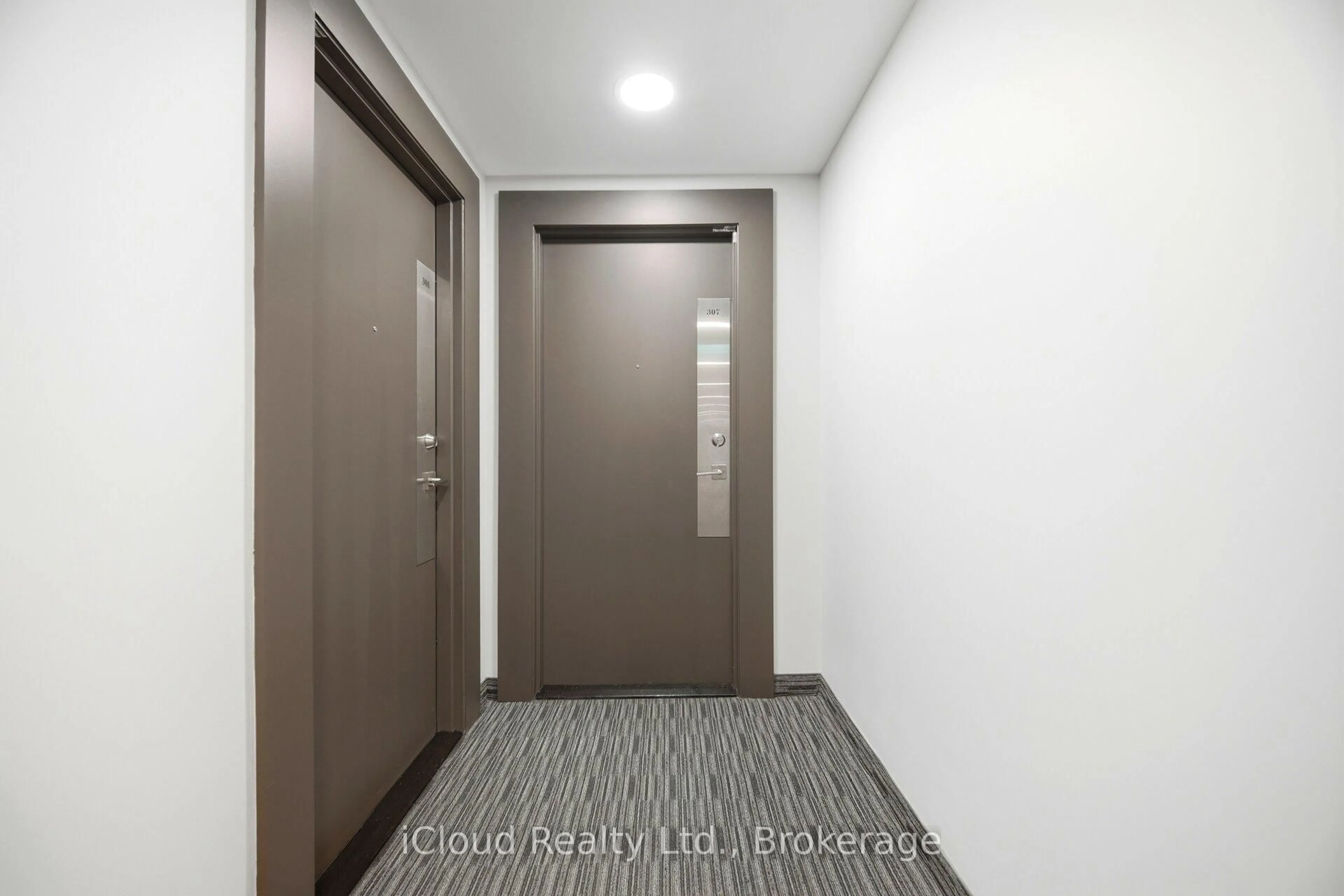 Indoor foyer for 1284 Guelph Line #307, Burlington Ontario L7P 0T9