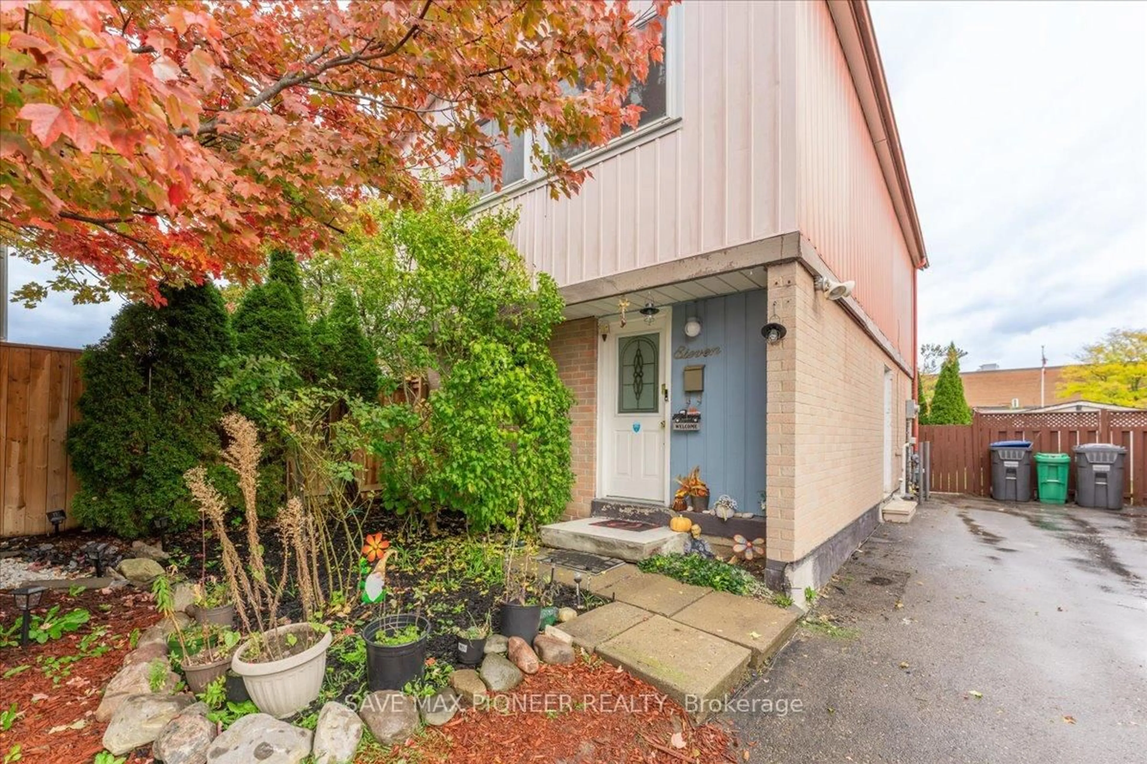 Unknown for 11 Great Oak Crt, Brampton Ontario L6S 2J9