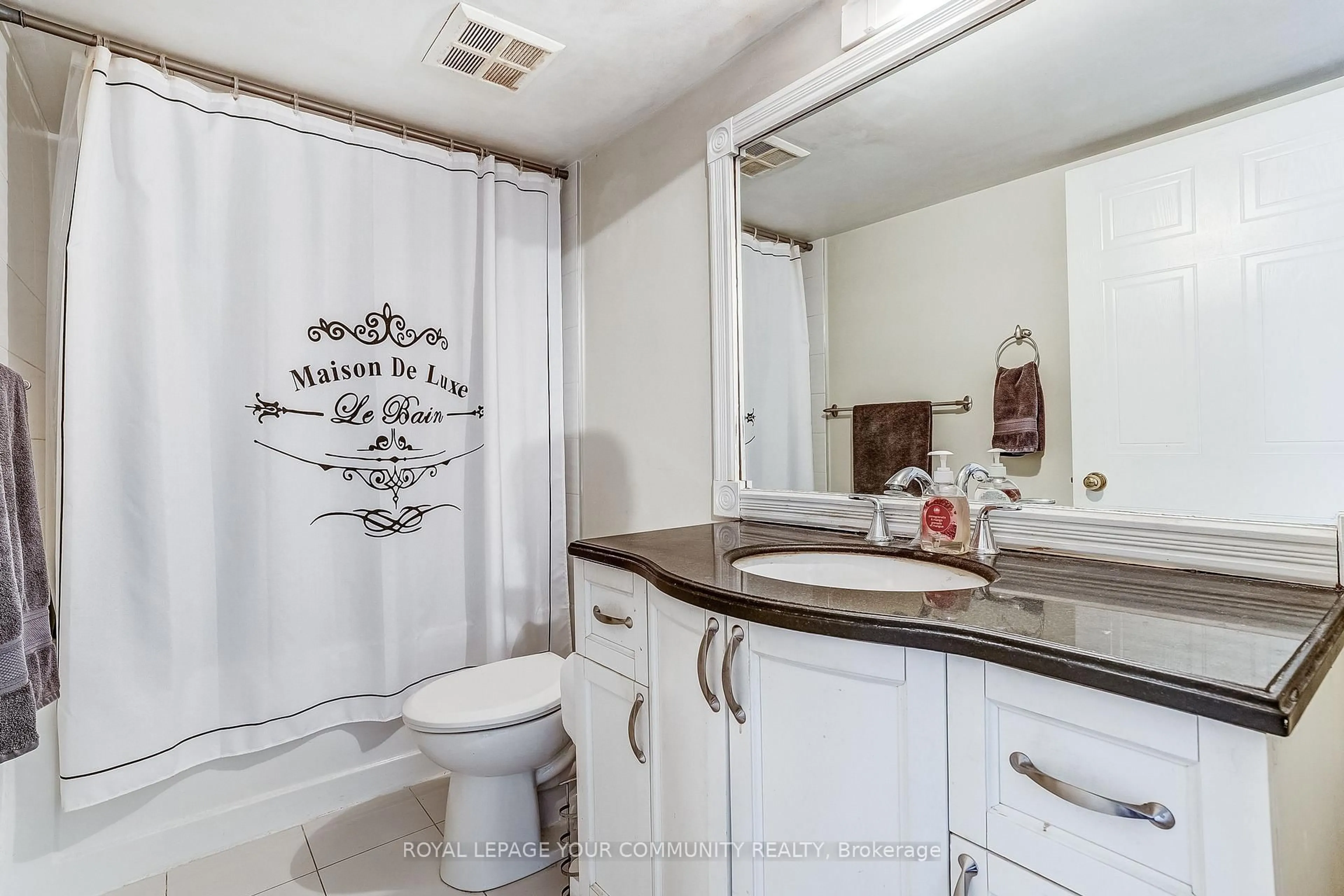Standard bathroom, ceramic/tile floor for 350 Webb Dr #1208, Mississauga Ontario L5B 3W4