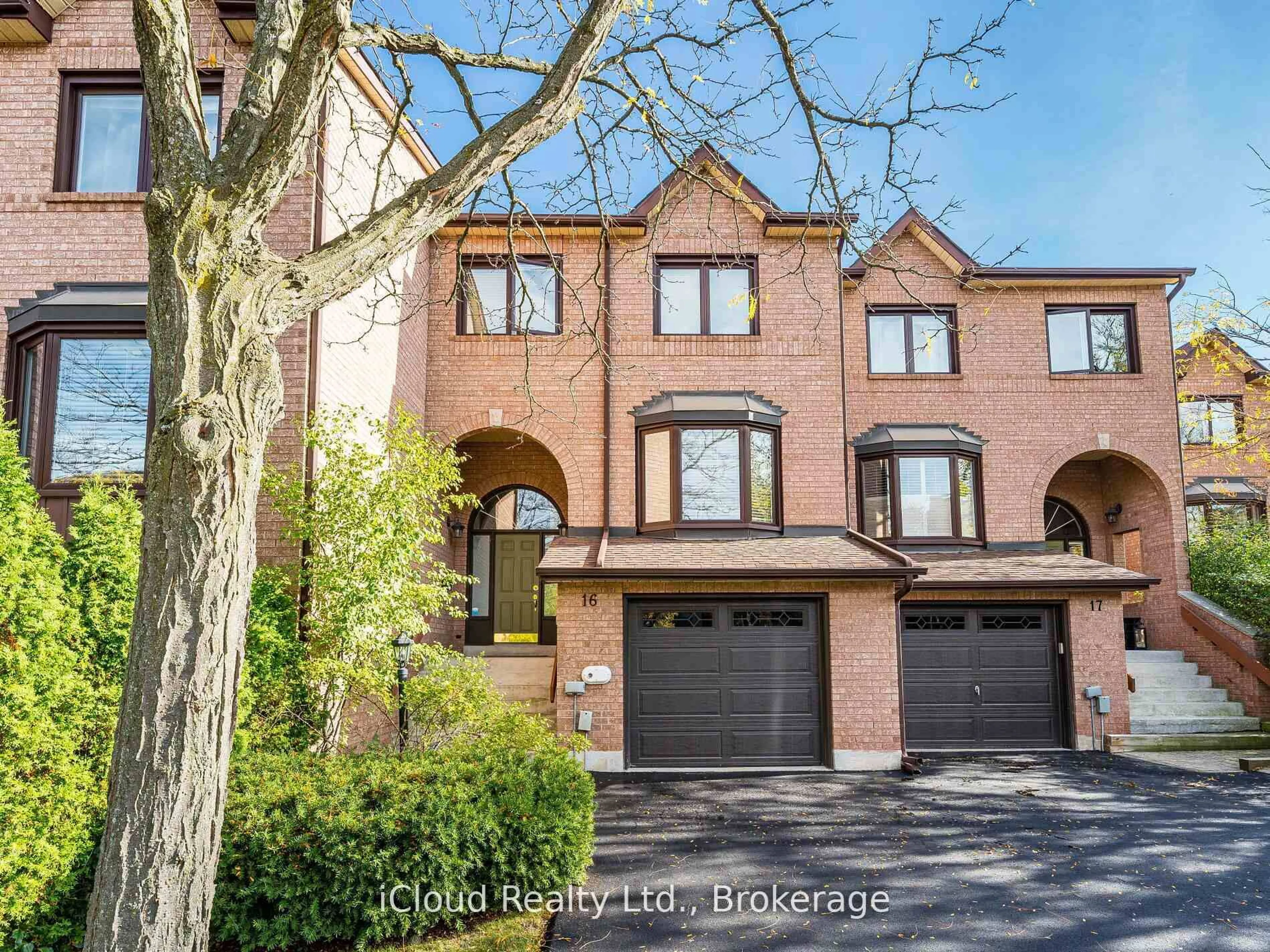 Home with brick exterior material, street for 1100 Queens Ave #16, Oakville Ontario L6H 2B5