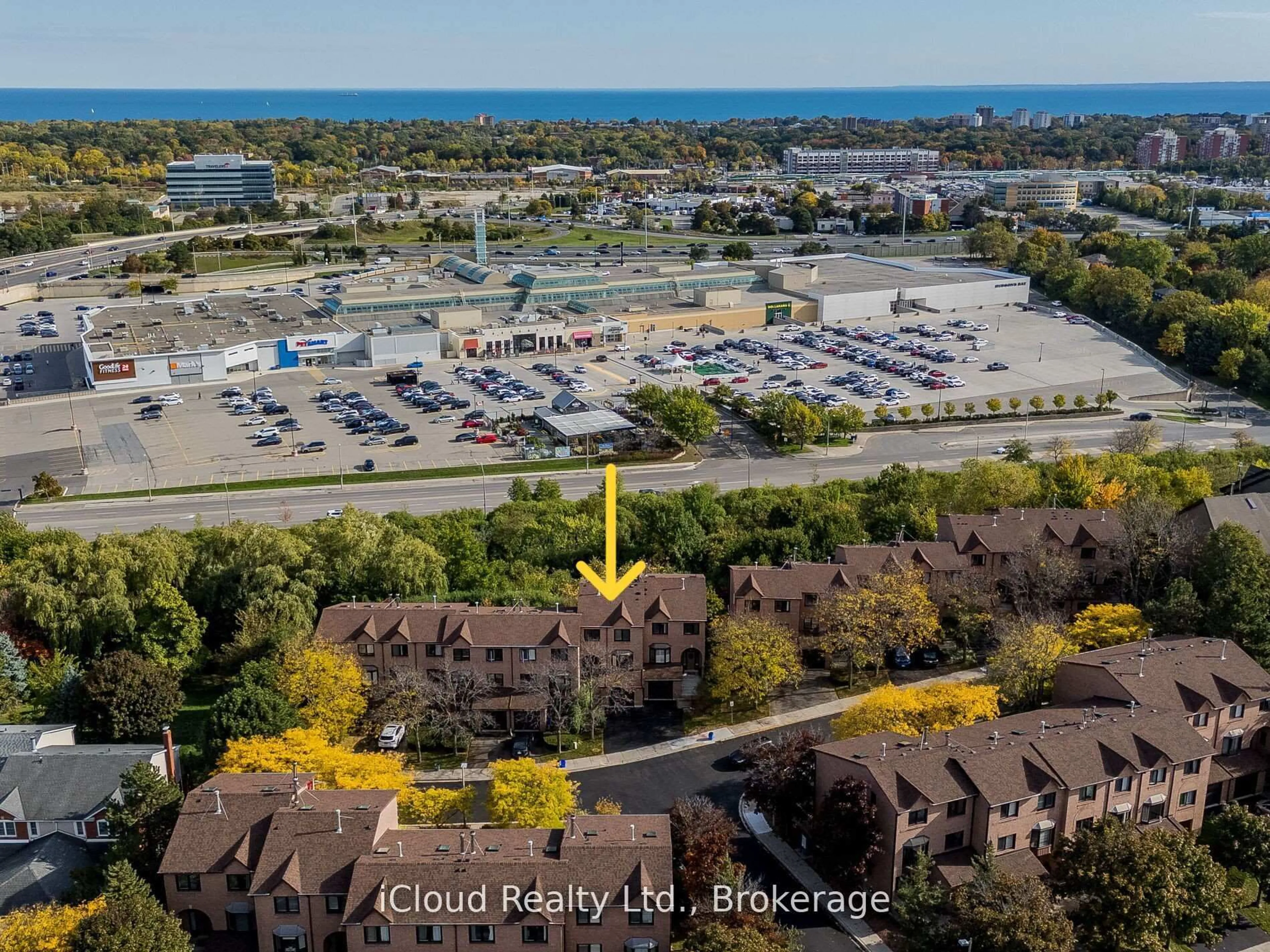 A pic from outside/outdoor area/front of a property/back of a property/a pic from drone, water/lake/river/ocean view for 1100 Queens Ave #16, Oakville Ontario L6H 2B5