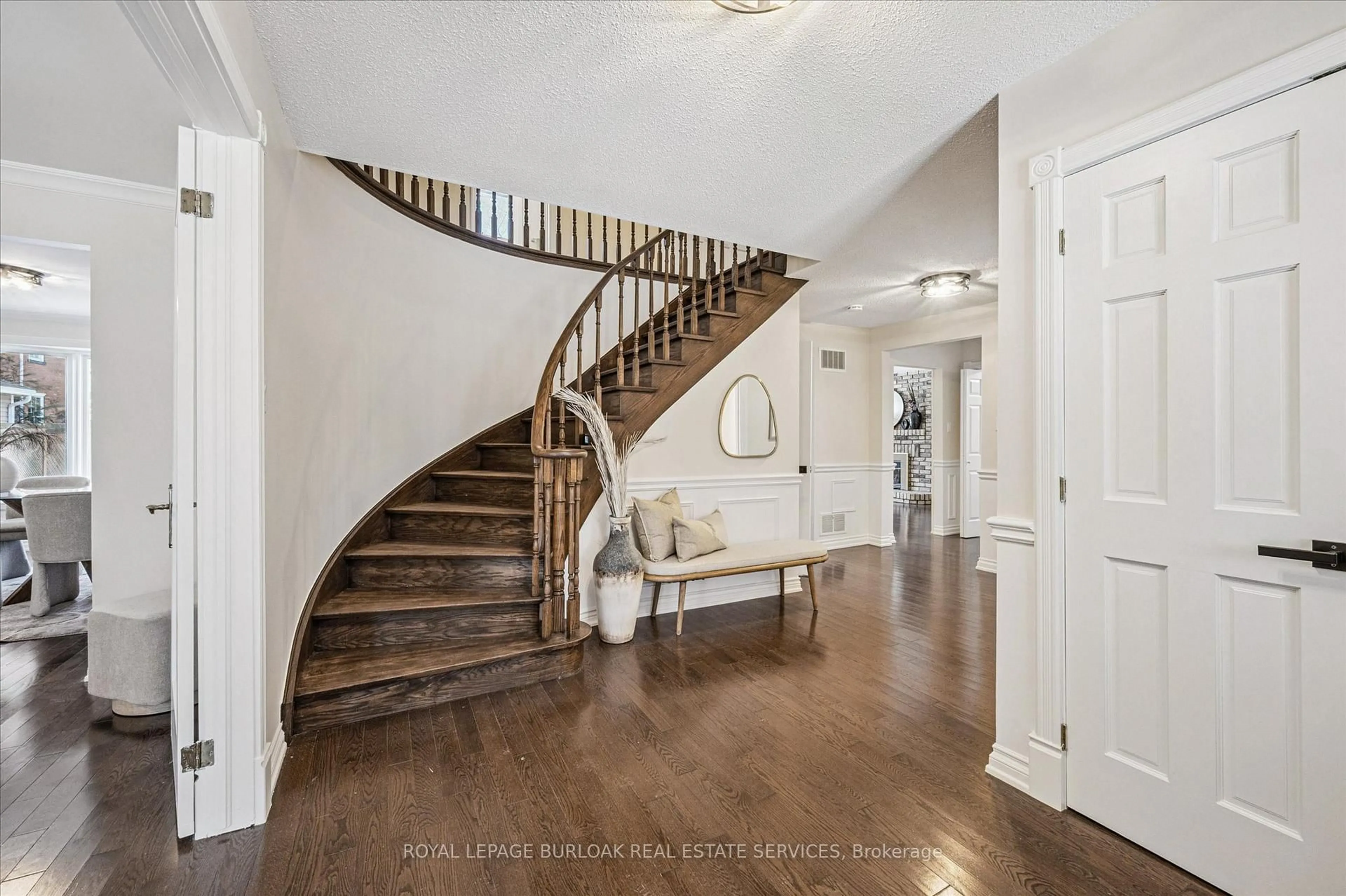 Unknown for 4069 Lakeshore Rd, Burlington Ontario L7L 1A2