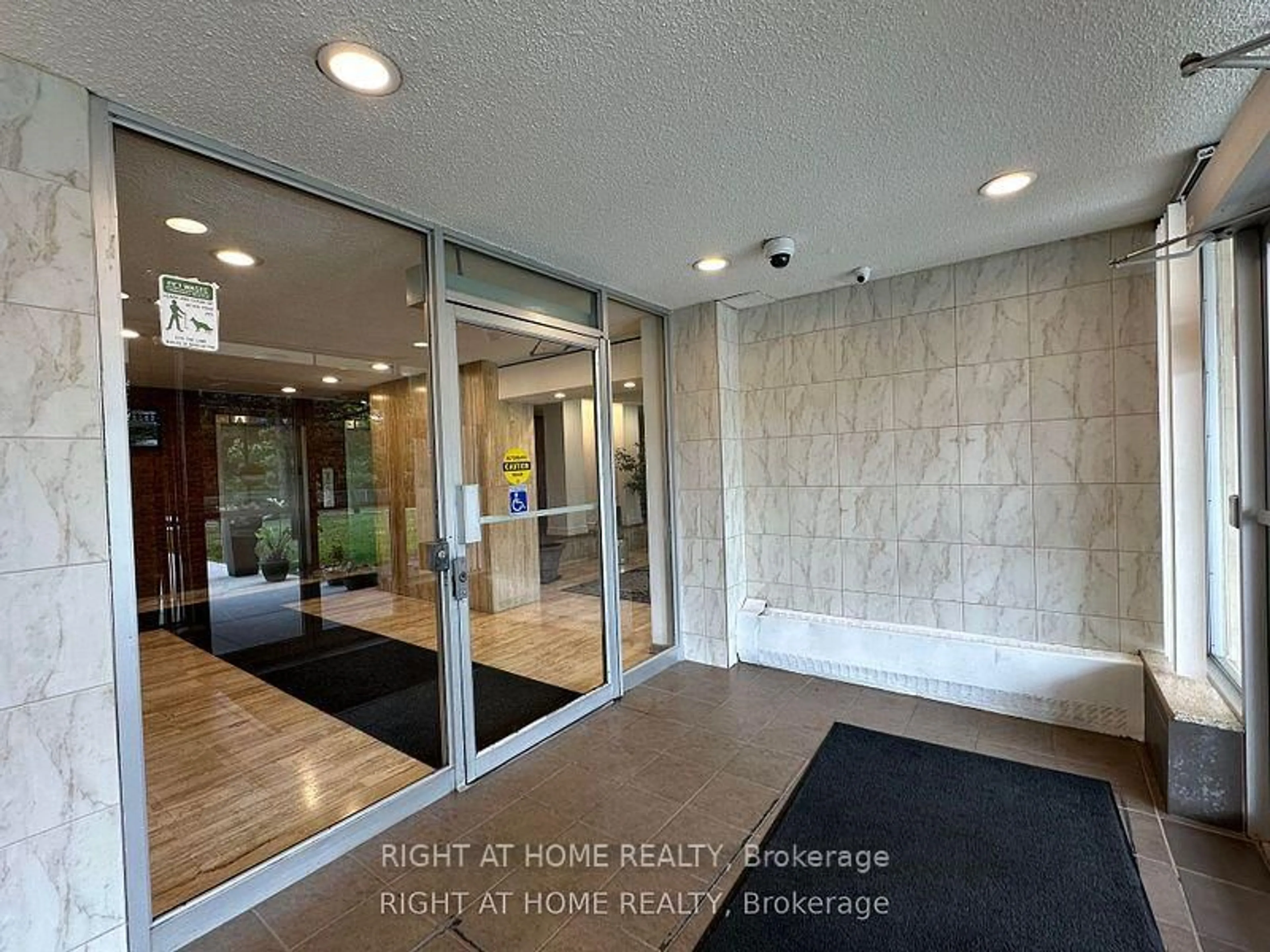 Indoor foyer for 335 Driftwood Ave #211, Toronto Ontario M3N 2P3