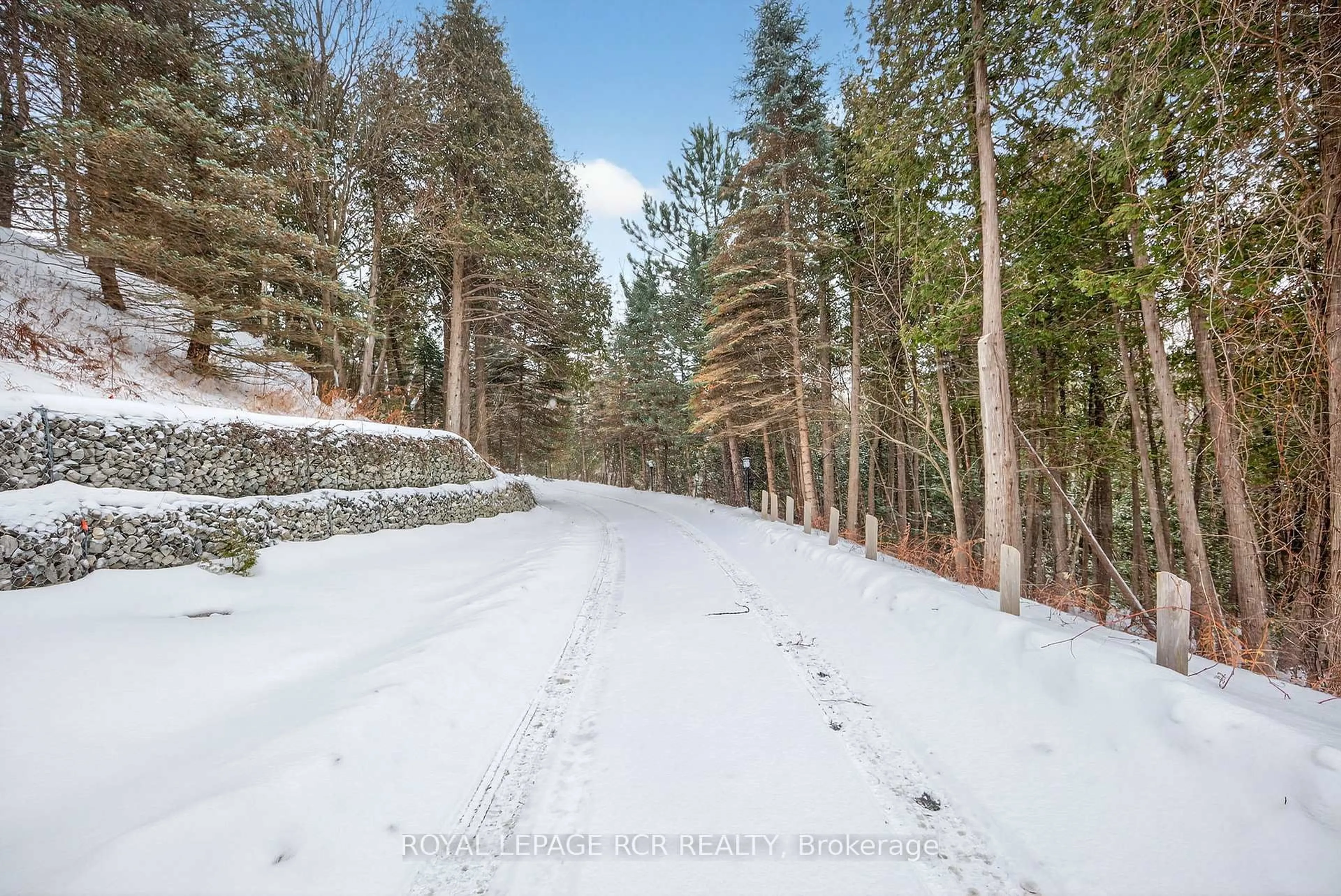 Unknown for 5671 Highway 9, Caledon Ontario L7K 0H2