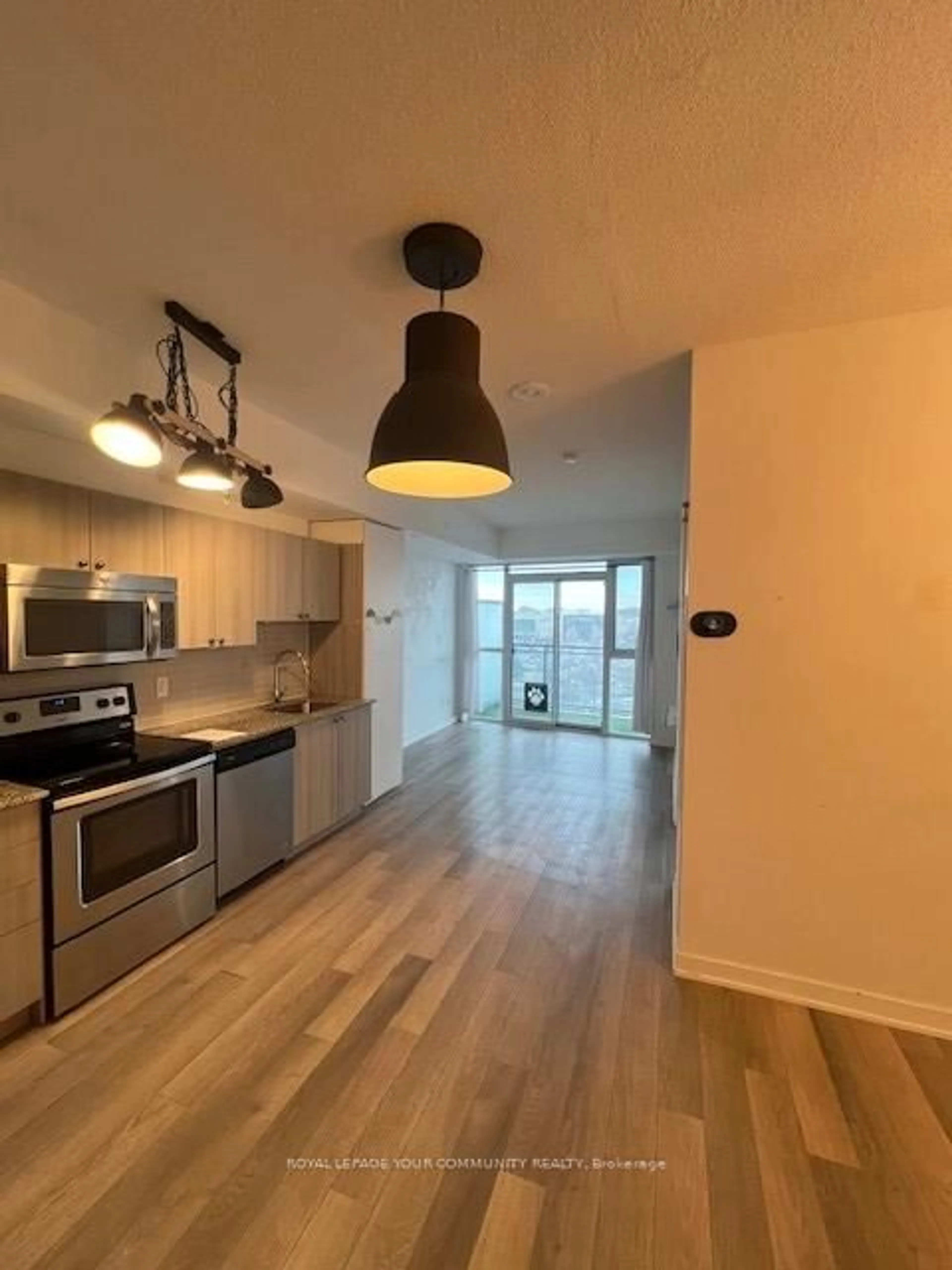 Unknown for 16 Mcadam Ave #401, Toronto Ontario M6A 0B9