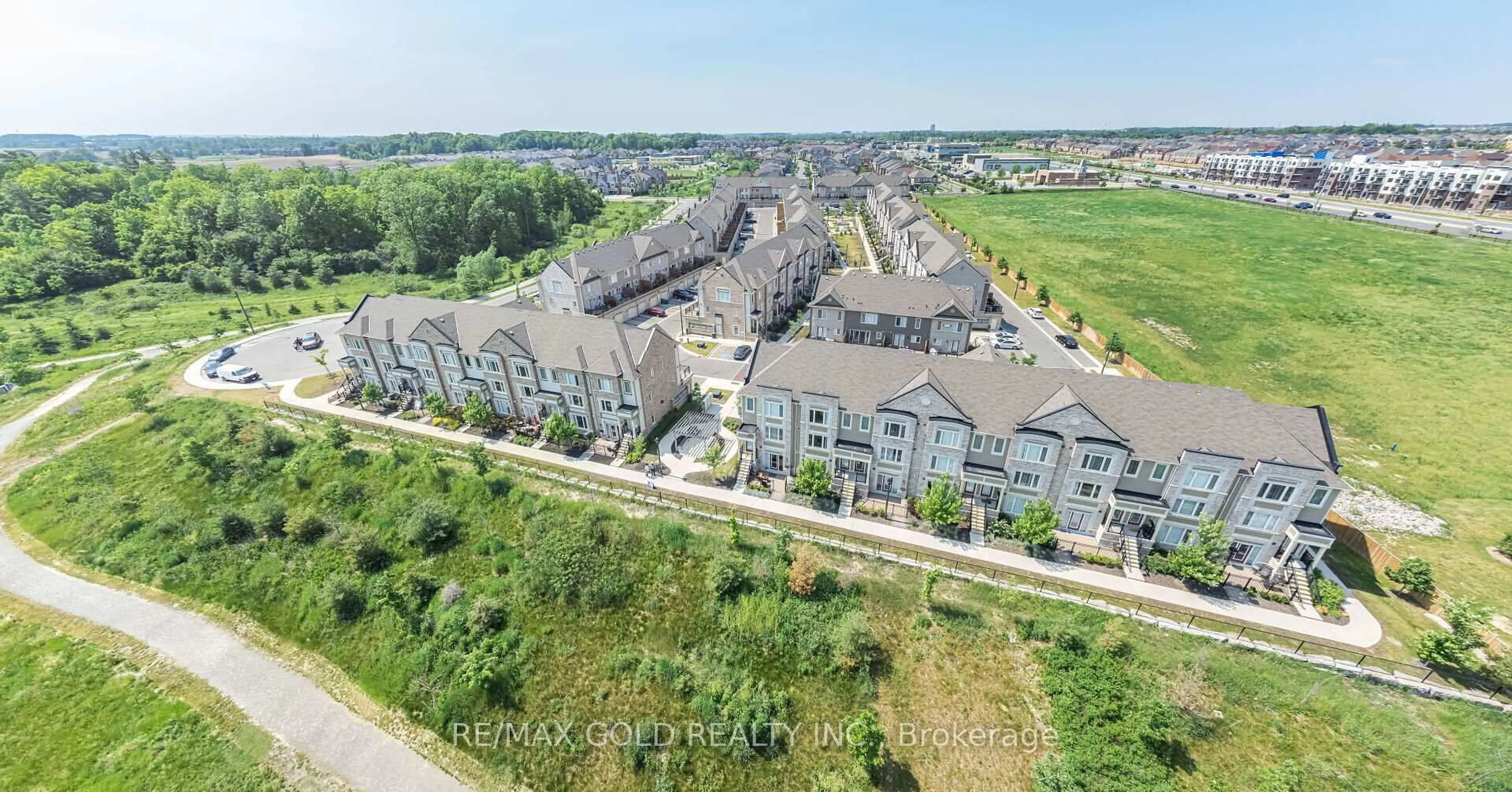 A pic from outside/outdoor area/front of a property/back of a property/a pic from drone, unknown for 1 Beckenrose Crt #144, Brampton Ontario L6Y 6G2
