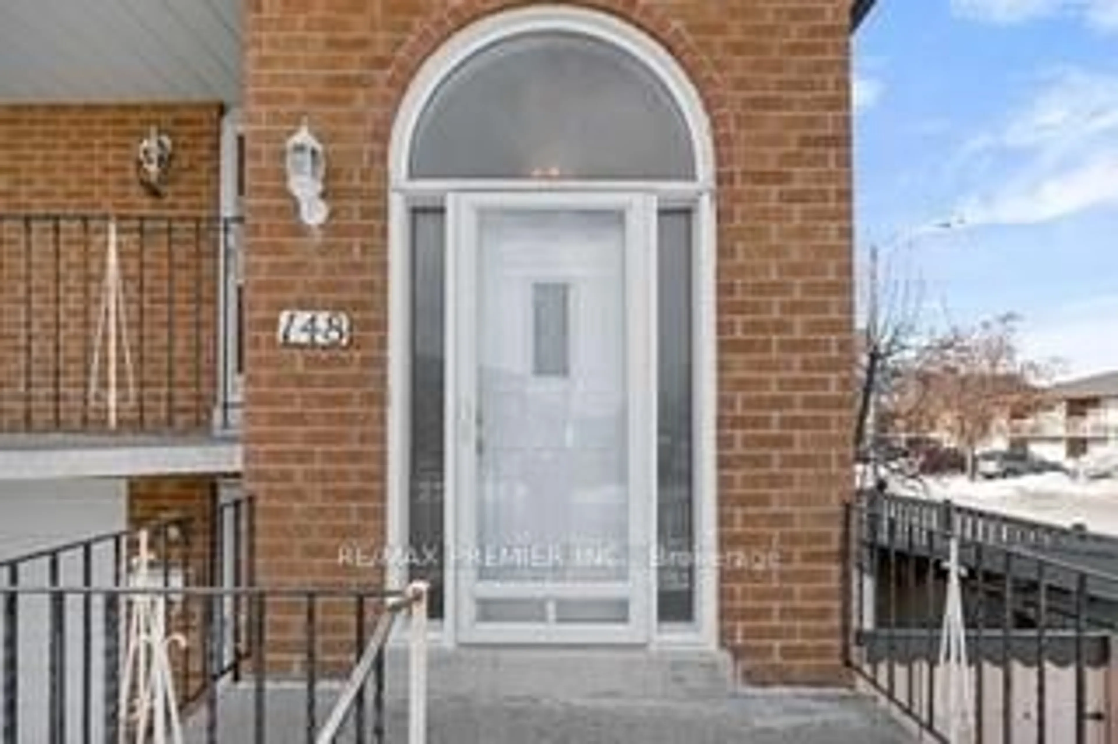 Indoor entryway for 148 Yatescastle Dr, Toronto Ontario M3L 2L9