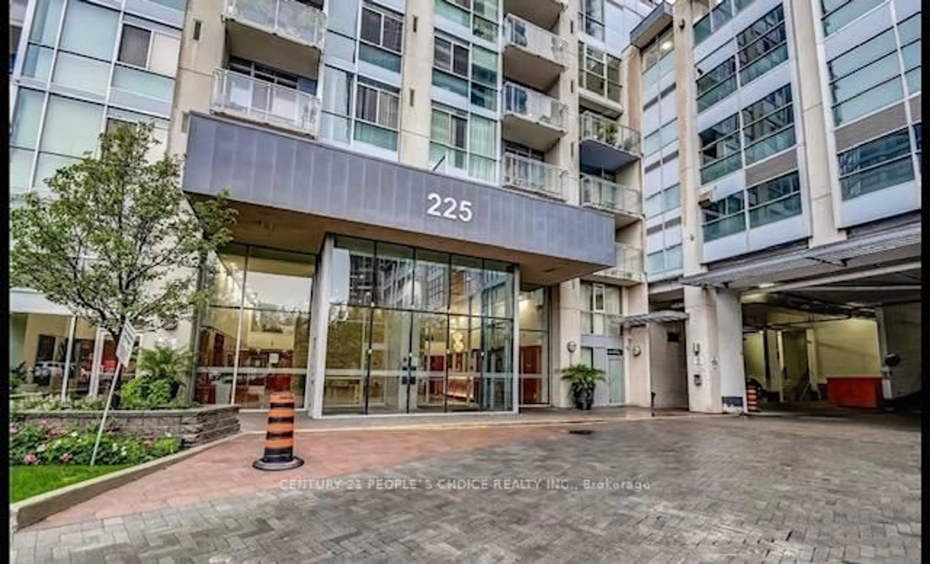 Indoor foyer for 225 Webb Dr Dr #603, Mississauga Ontario L5B 4P2
