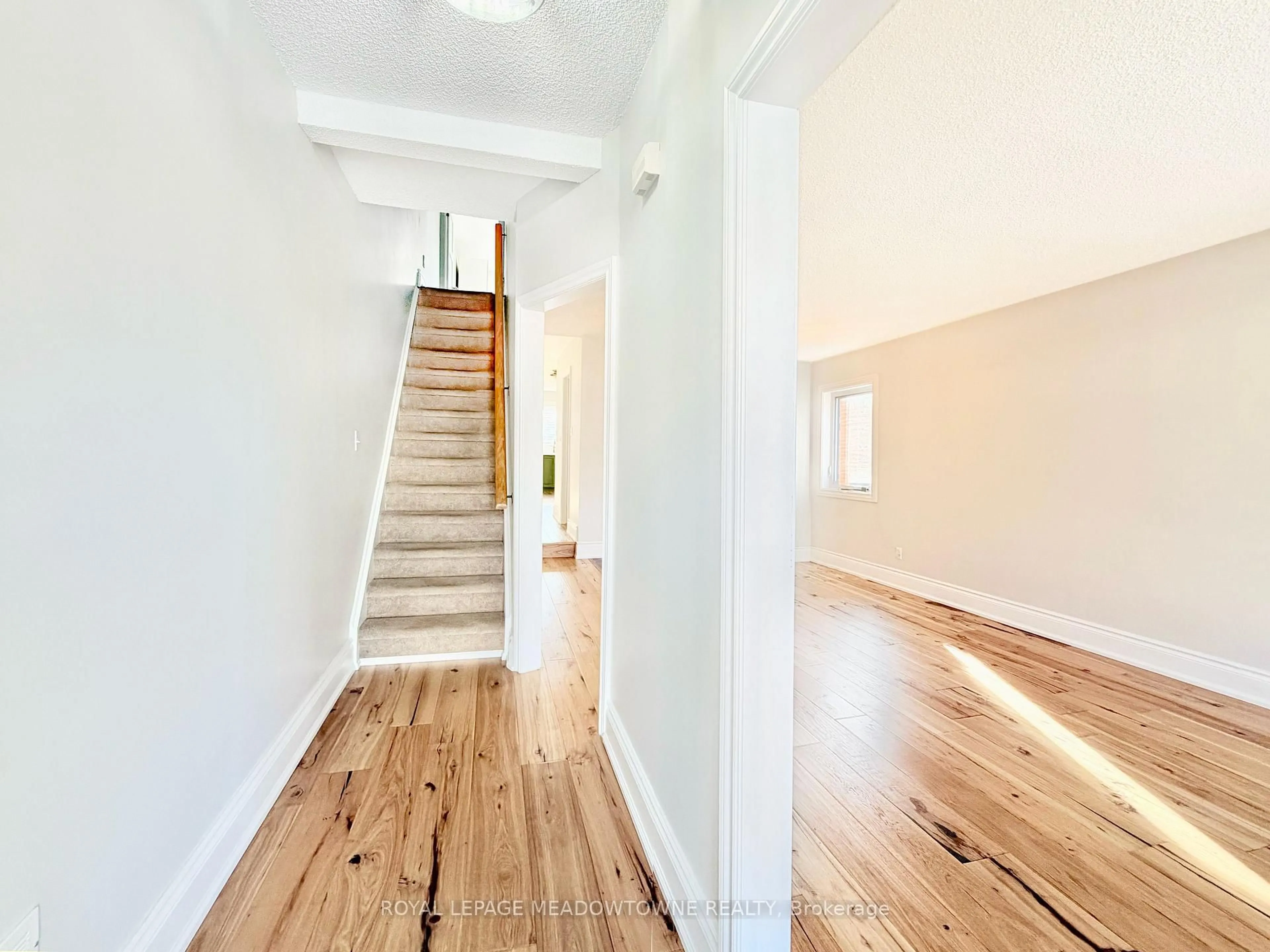 Unknown for 17 Kersdale Ave, Toronto Ontario M6M 1C9