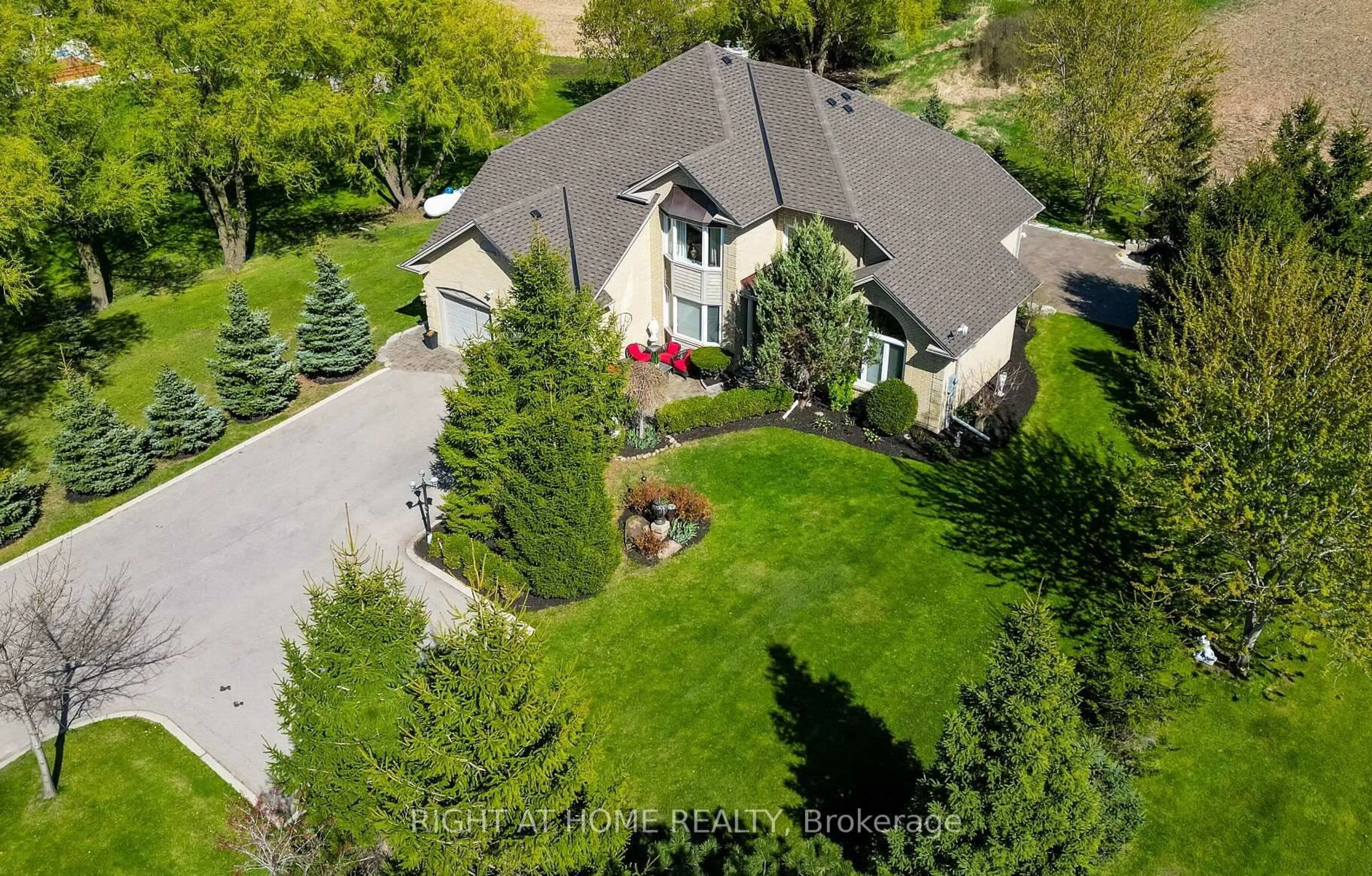 A pic from outside/outdoor area/front of a property/back of a property/a pic from drone, street for 13250 Tenth Sdrd, Halton Hills Ontario L7G 4S5