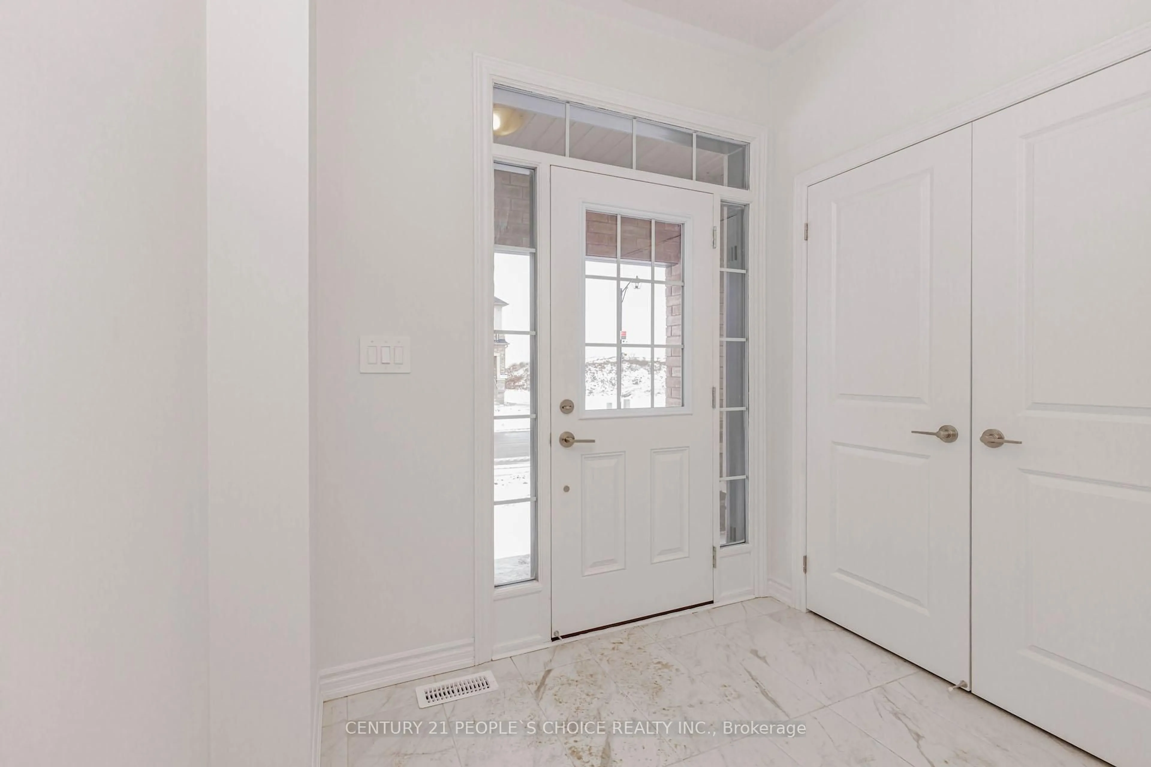 Indoor entryway for 1480 Savoline Blvd, Milton Ontario L9E 2E9