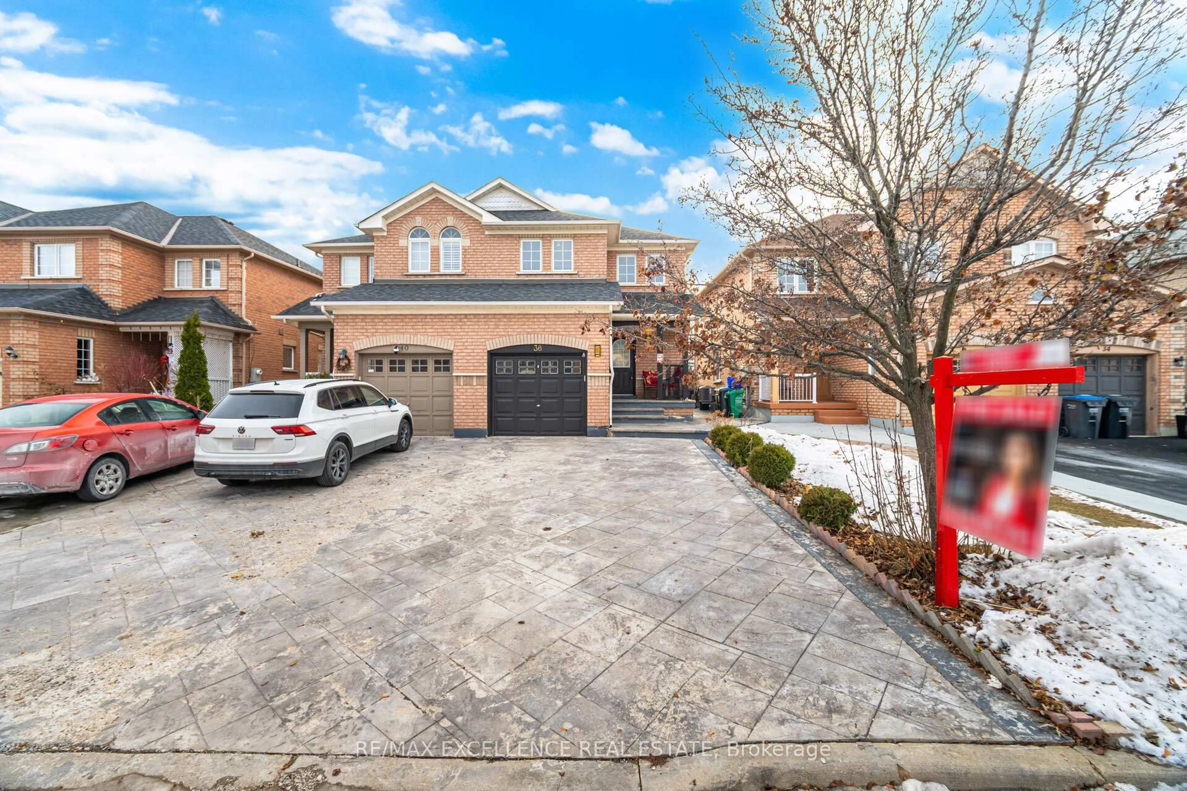 A pic from outside/outdoor area/front of a property/back of a property/a pic from drone, street for 38 Coppermill Dr, Brampton Ontario L7A 1M8