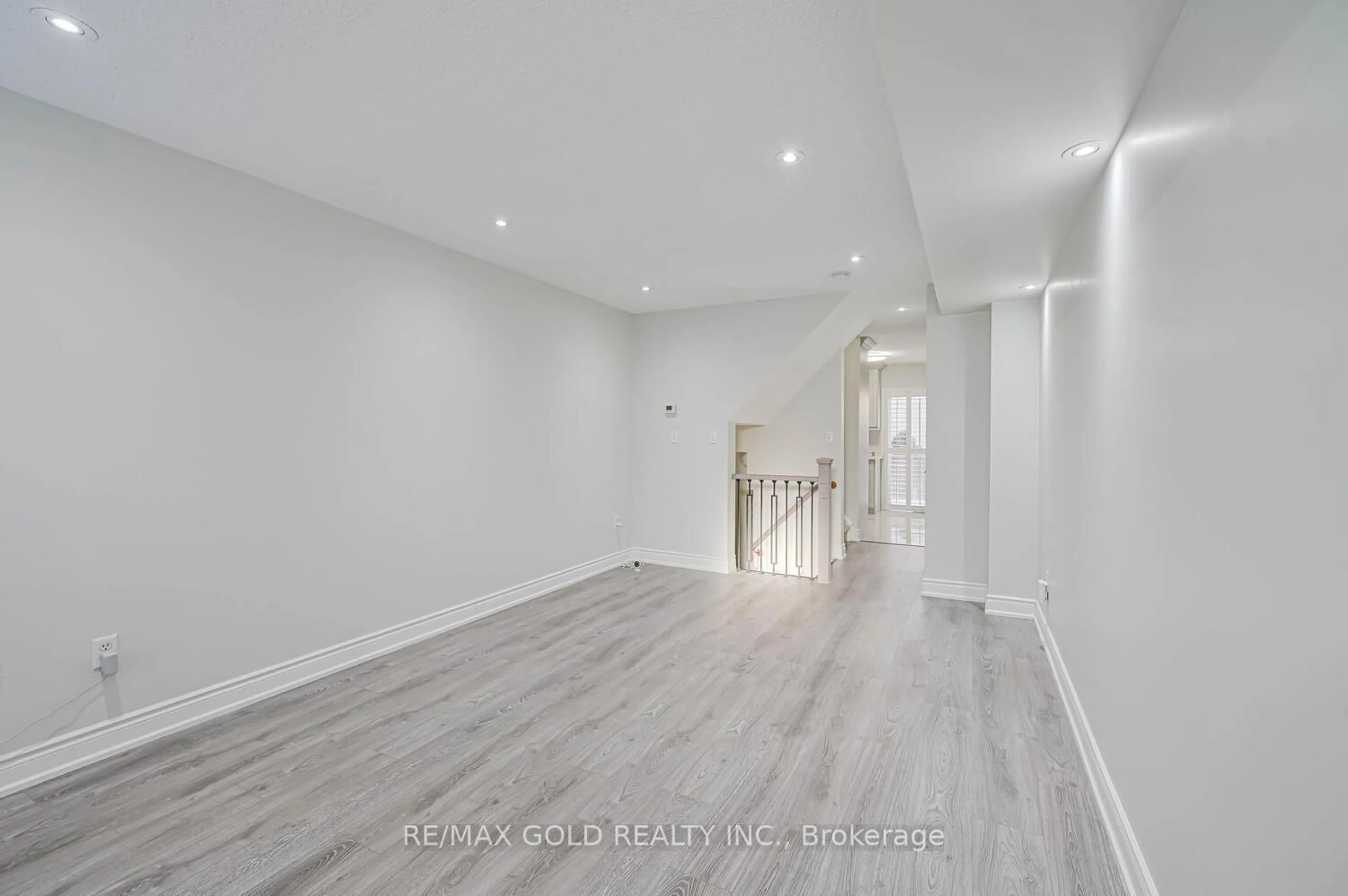 Unknown for 80 Strathaven Dr #60, Mississauga Ontario L5R 3V9