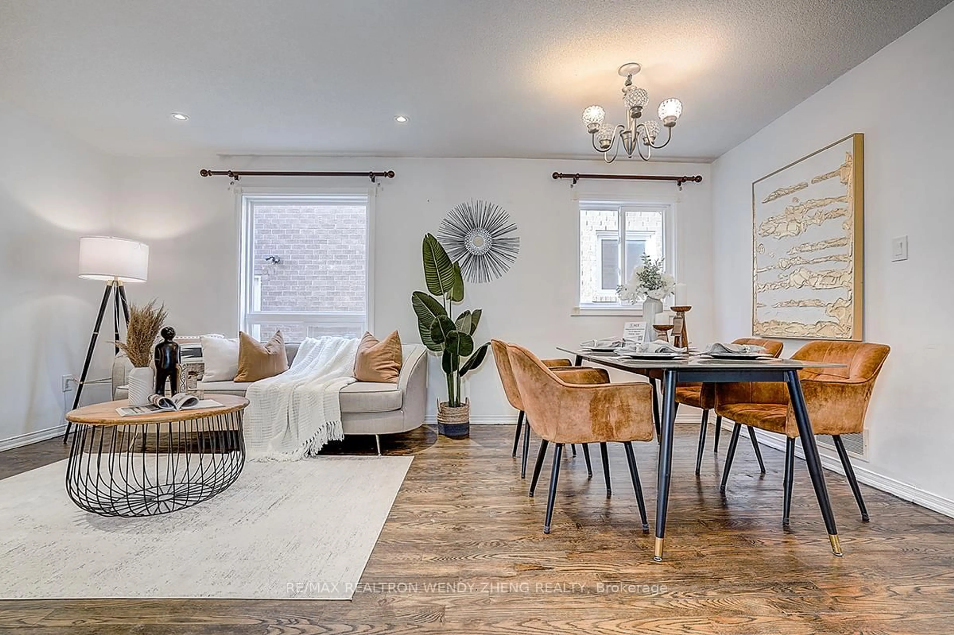 Living room with furniture, unknown for 6113 Duford Dr, Mississauga Ontario L5V 1A7