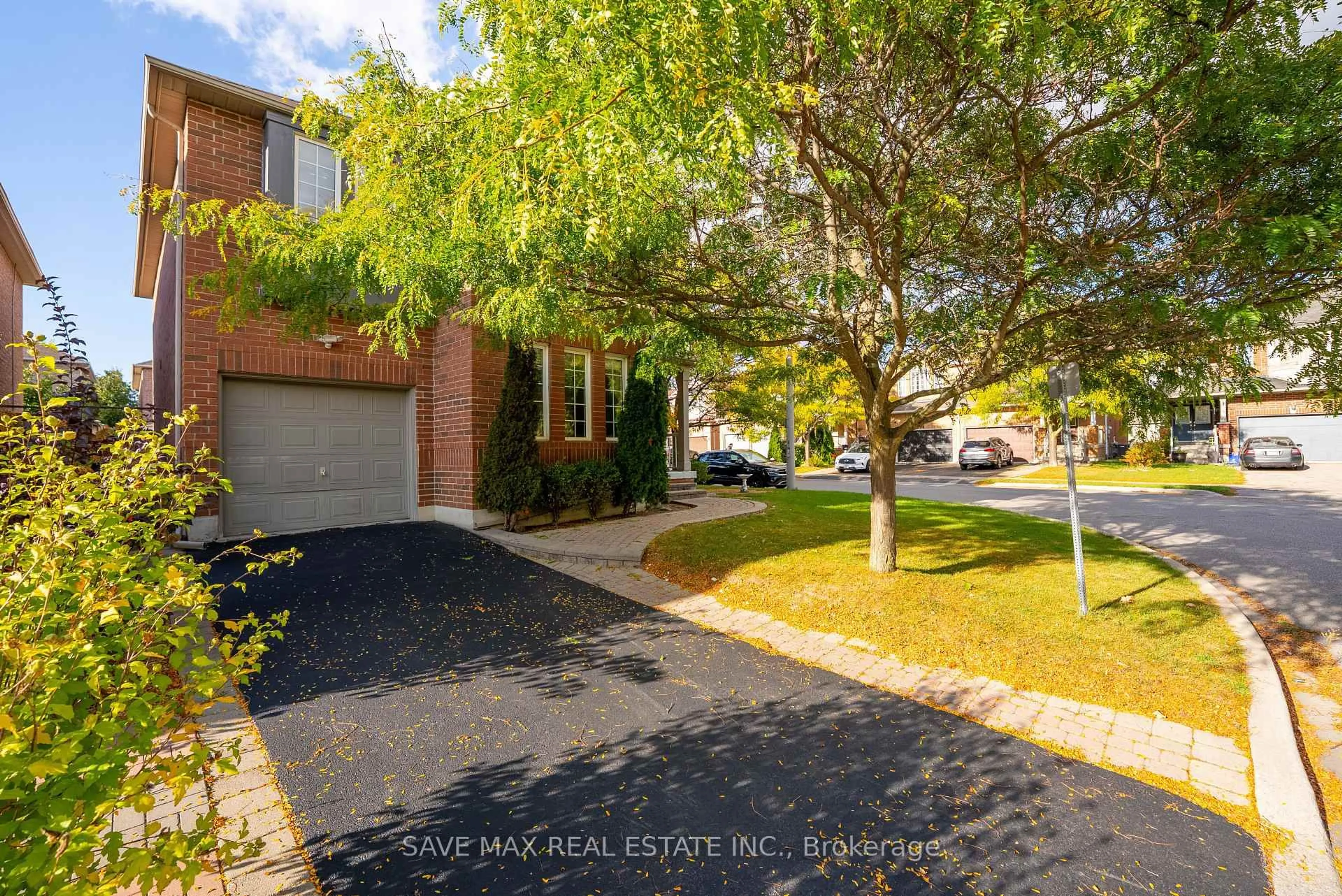 A pic from outside/outdoor area/front of a property/back of a property/a pic from drone, street for 87 Luella Cres, Brampton Ontario L7A 3H5