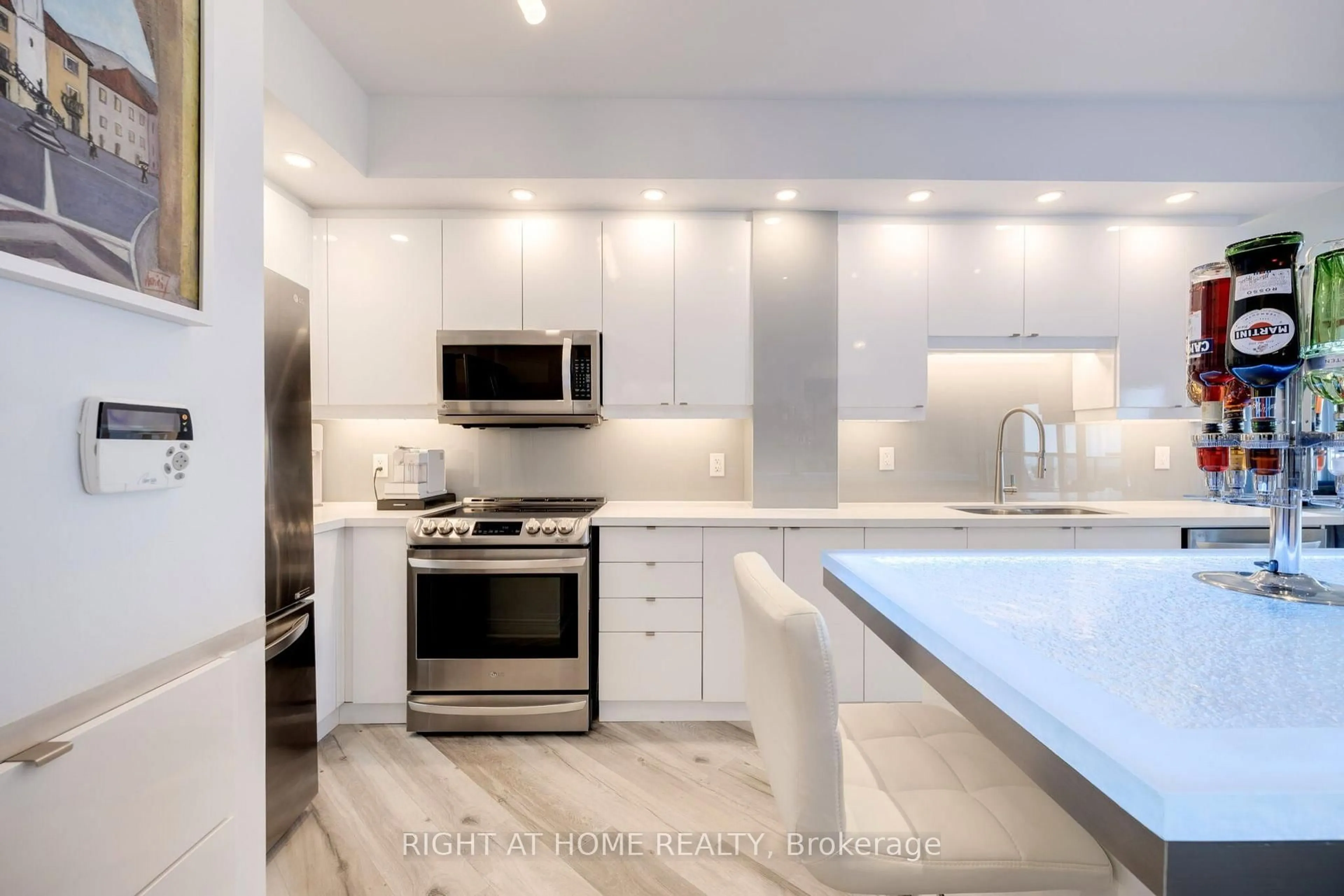 Contemporary kitchen, ceramic/tile floor for 60 Absolute Ave #3601, Mississauga Ontario L4Z 0A9