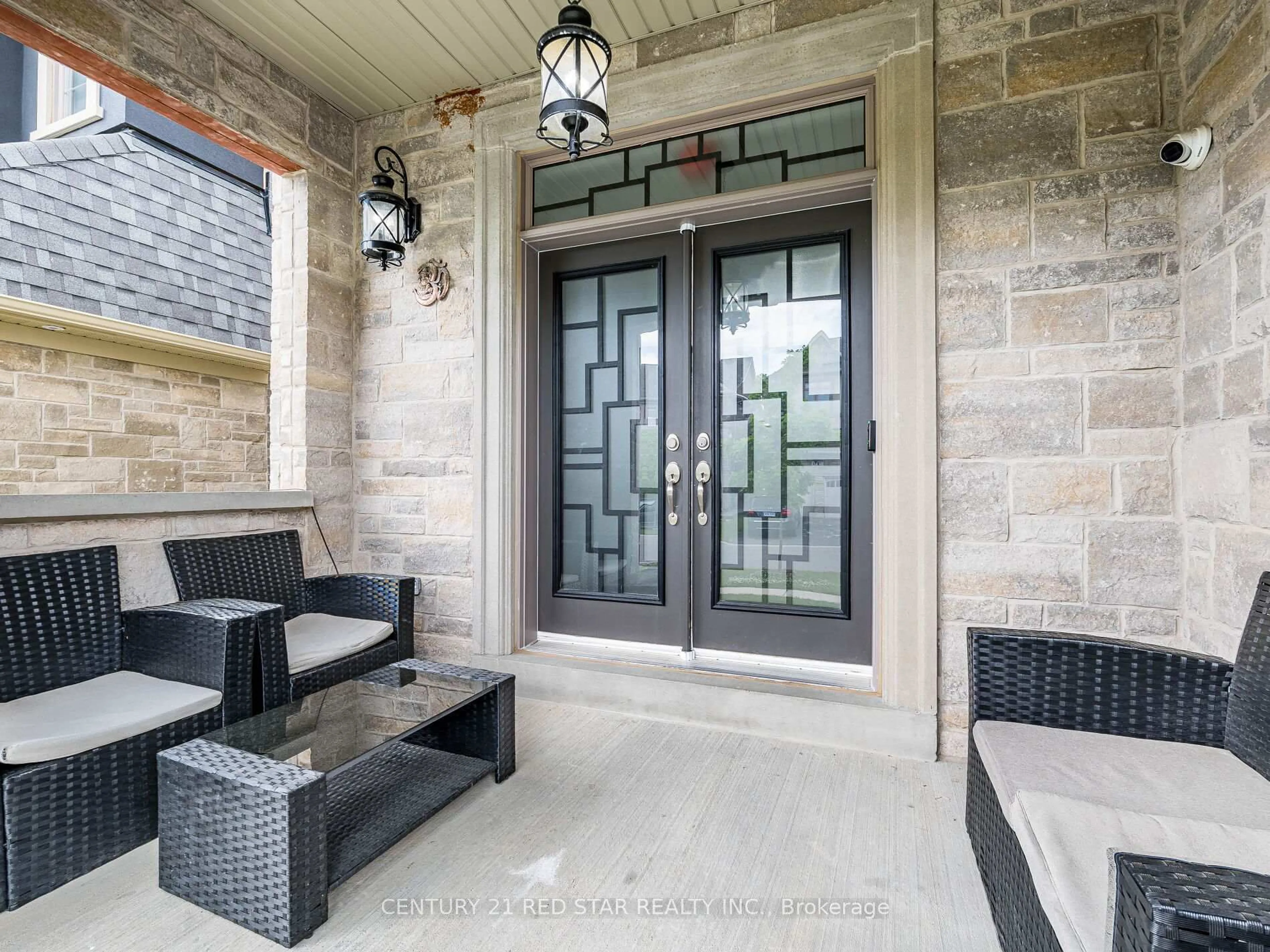 Indoor entryway for 22 Rolling Rock Way, Brampton Ontario L6Y 6H3