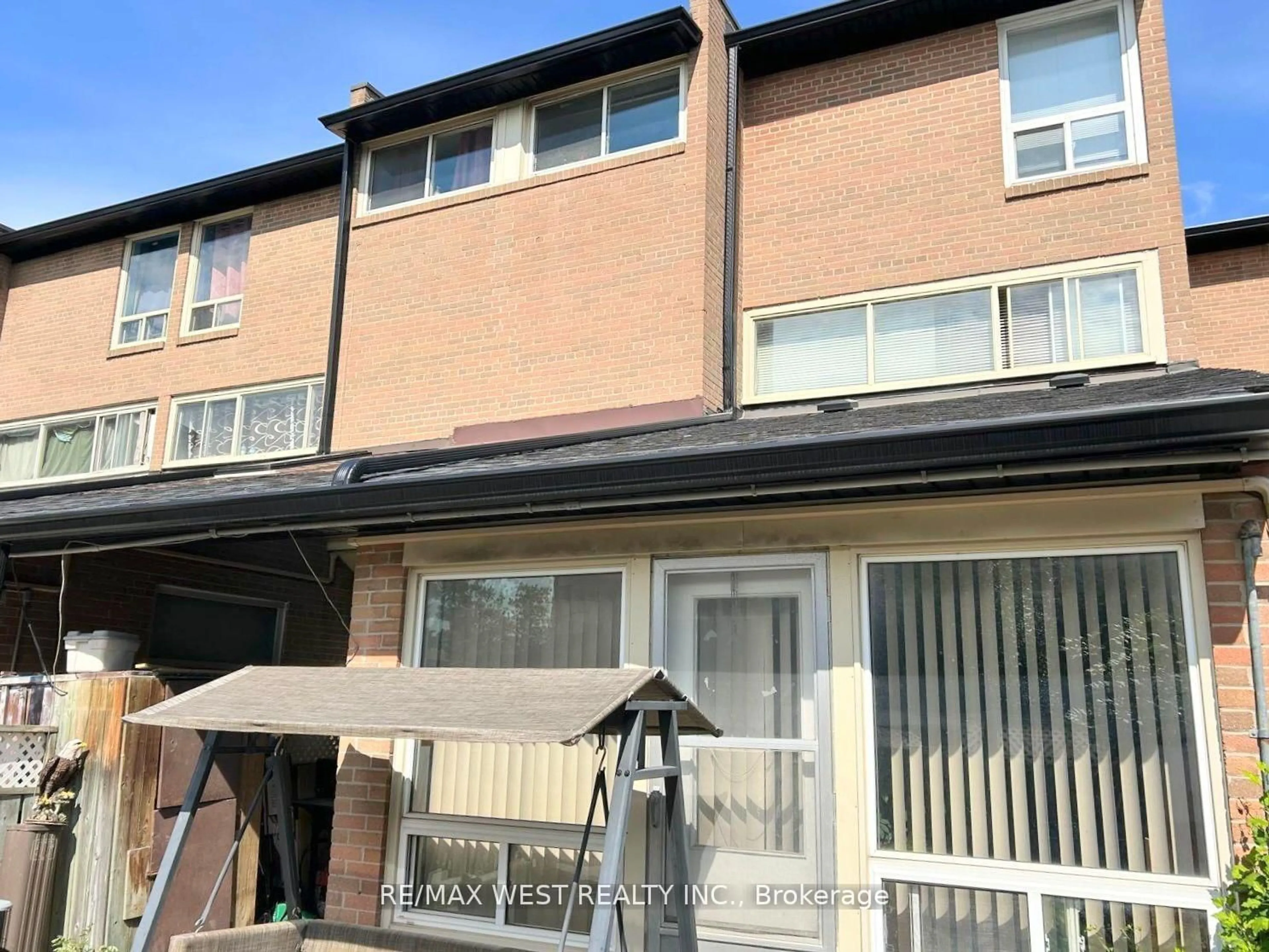 Patio, street for 260 John Garland Blvd #234, Toronto Ontario M9V 1N8