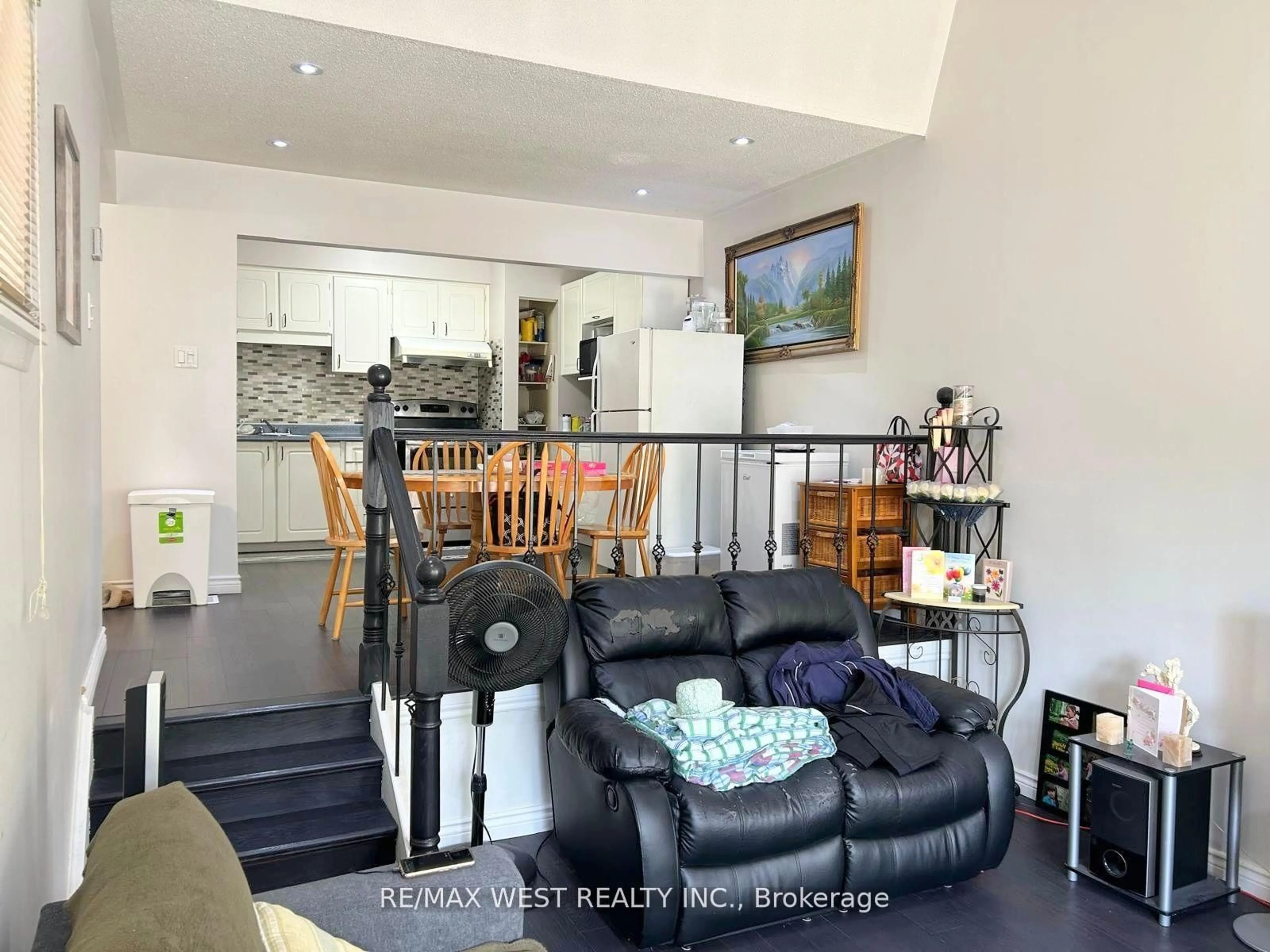 Unknown for 260 John Garland Blvd #234, Toronto Ontario M9V 1N8