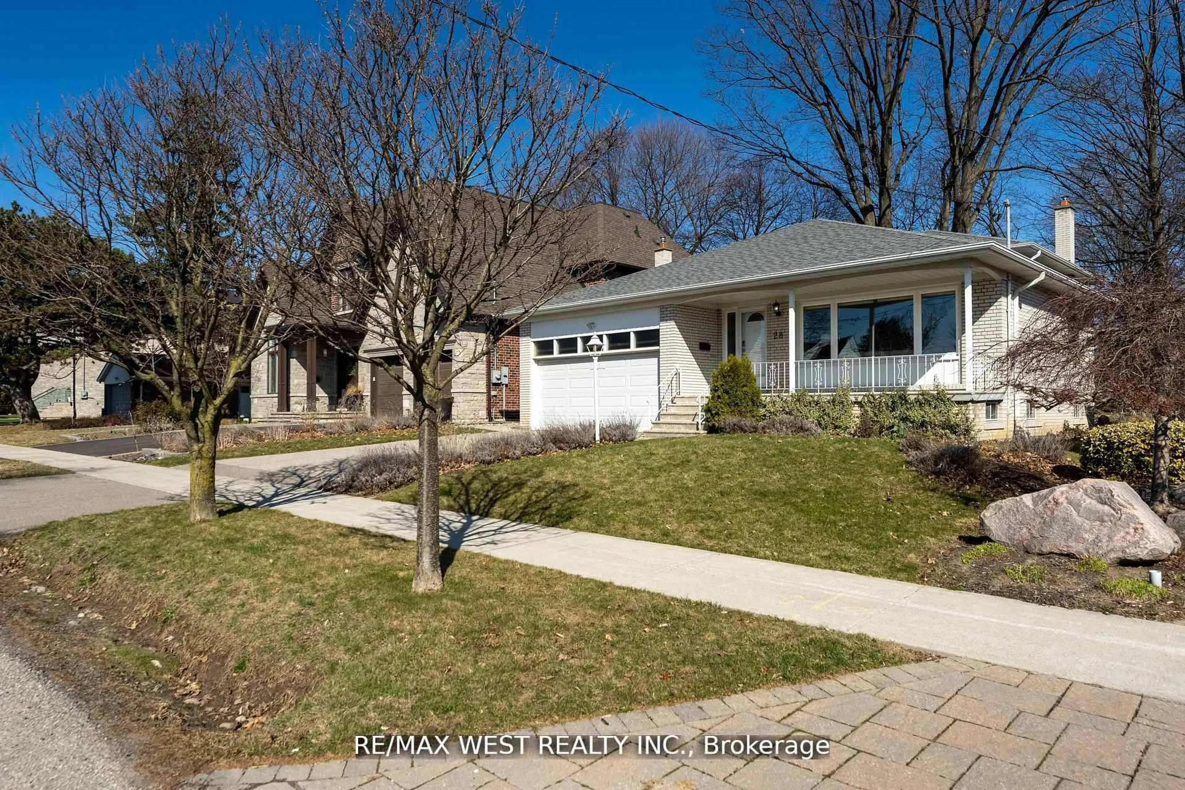 Unknown for 28 Braywin Dr, Toronto Ontario M9P 2P1