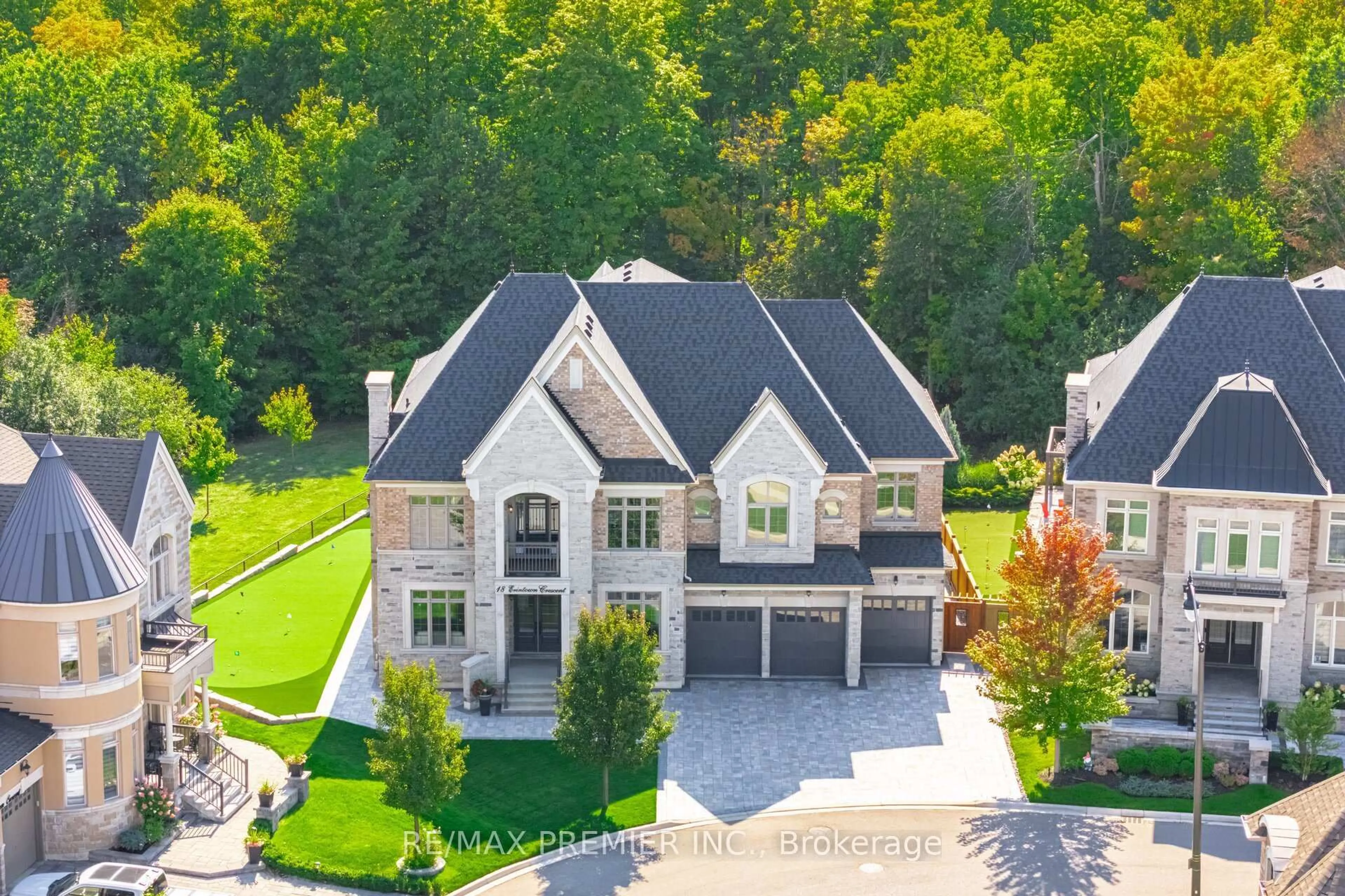 A pic from outside/outdoor area/front of a property/back of a property/a pic from drone, street for 18 Erintown Cres, Brampton Ontario L6P 4H2