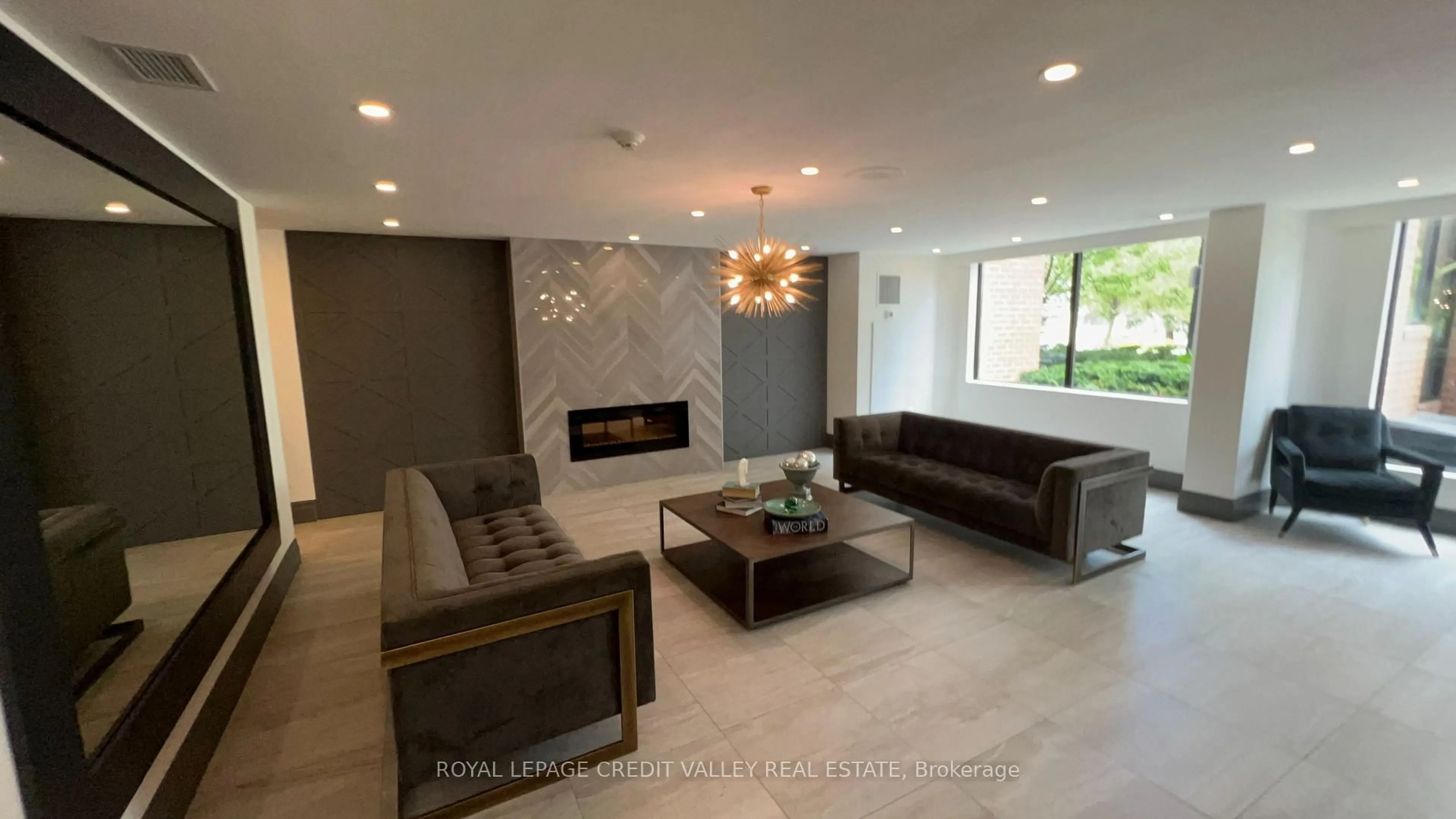 Lobby for 1270 MAPLE CROSSING Blvd #704, Burlington Ontario L7S 2J3