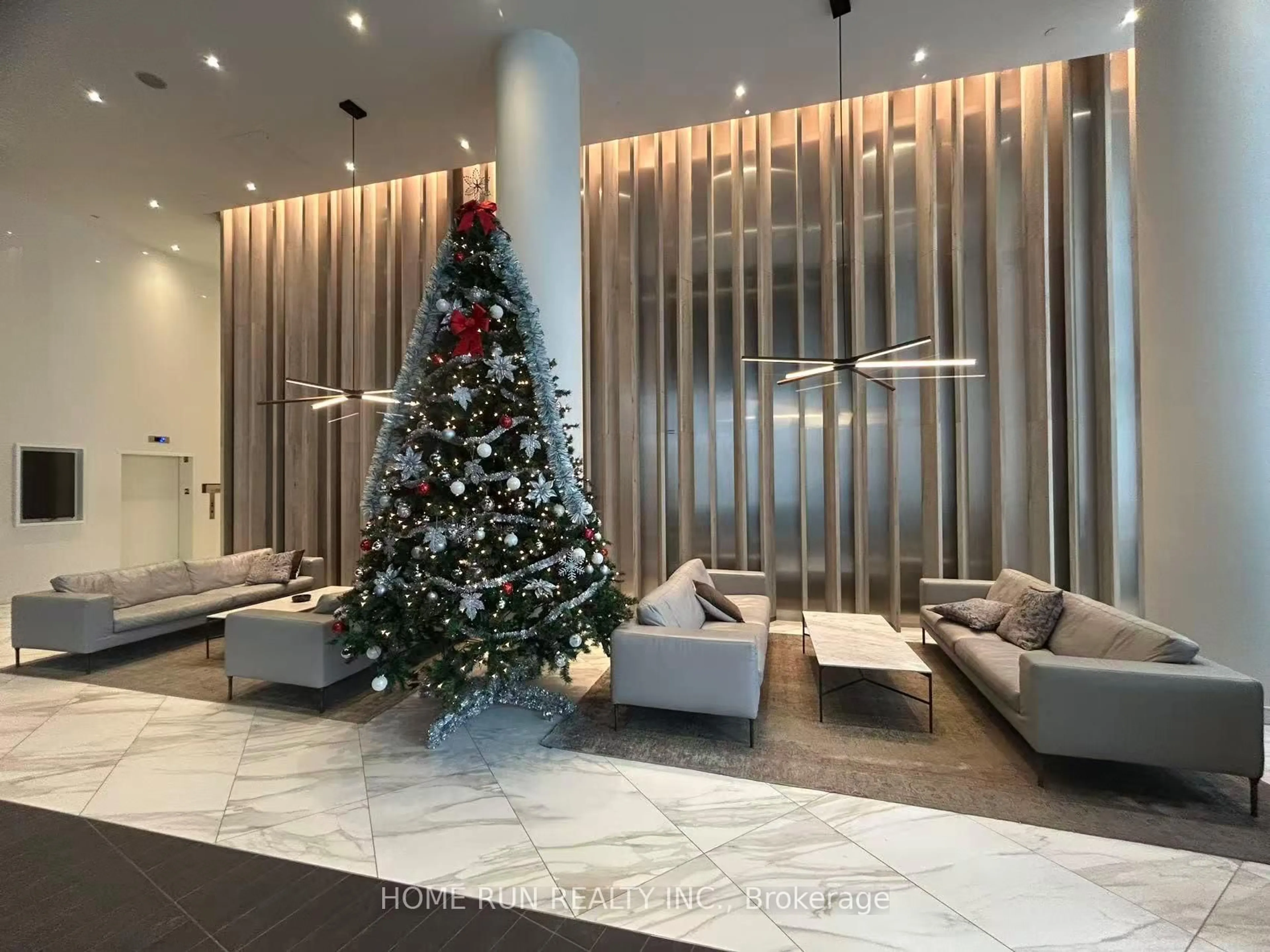 Lobby for 3900 Confederation Pkwy #1903, Mississauga Ontario L5B 0M3
