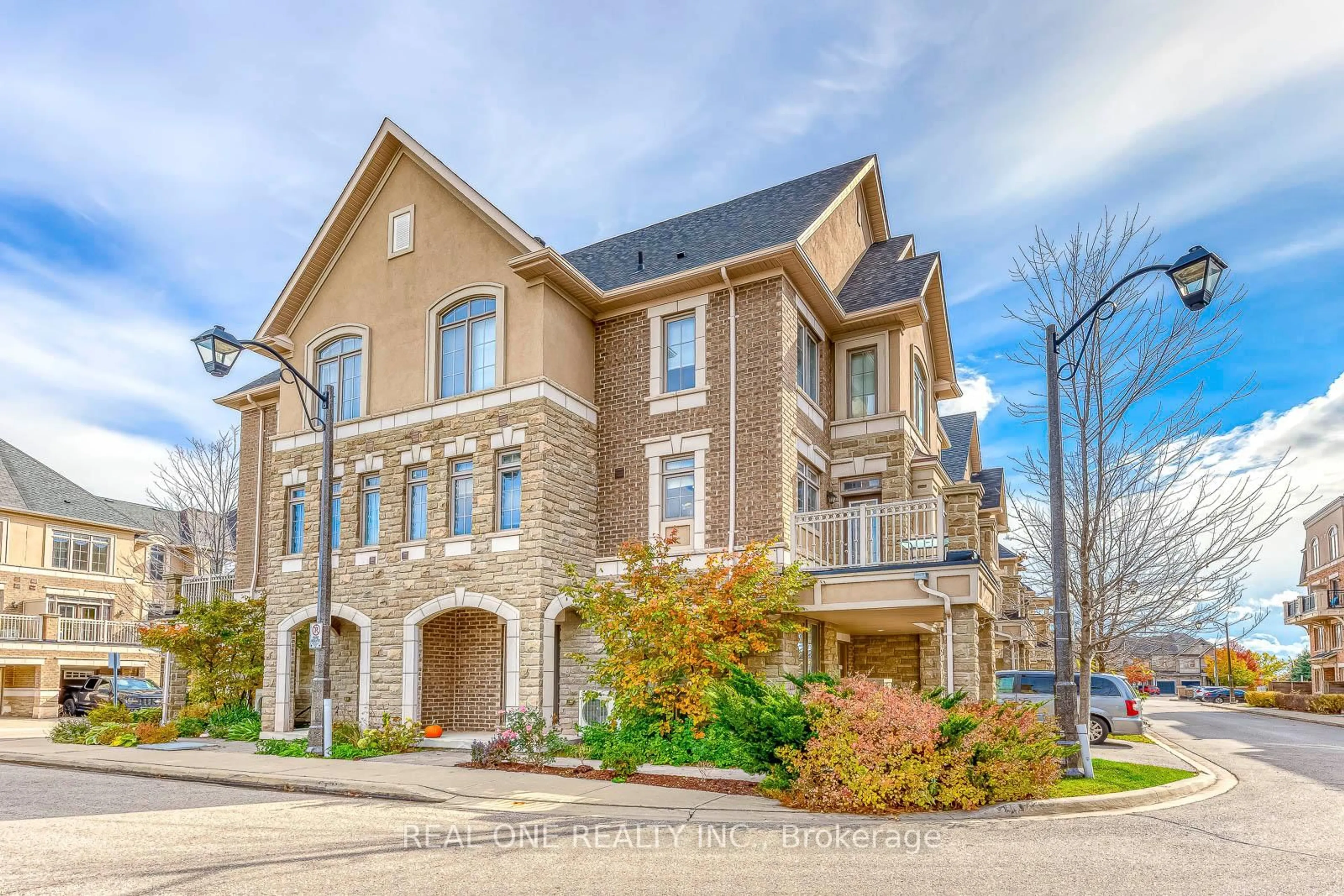 Home with brick exterior material, street for 2435 Greenwich Dr #75, Oakville Ontario L6M 0S4