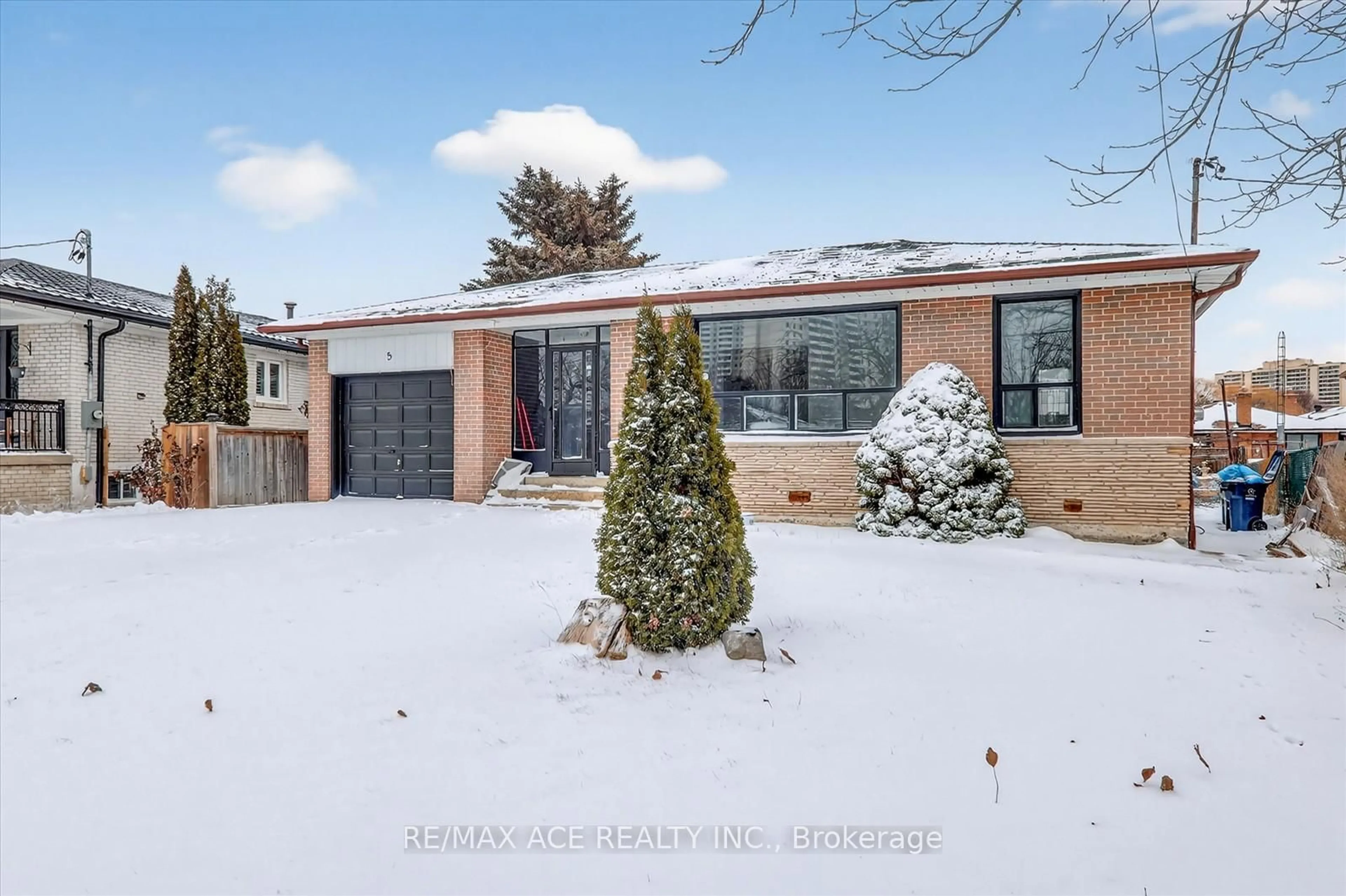 Home with brick exterior material, street for 5 Forge Dr, Toronto Ontario M3N 2R2