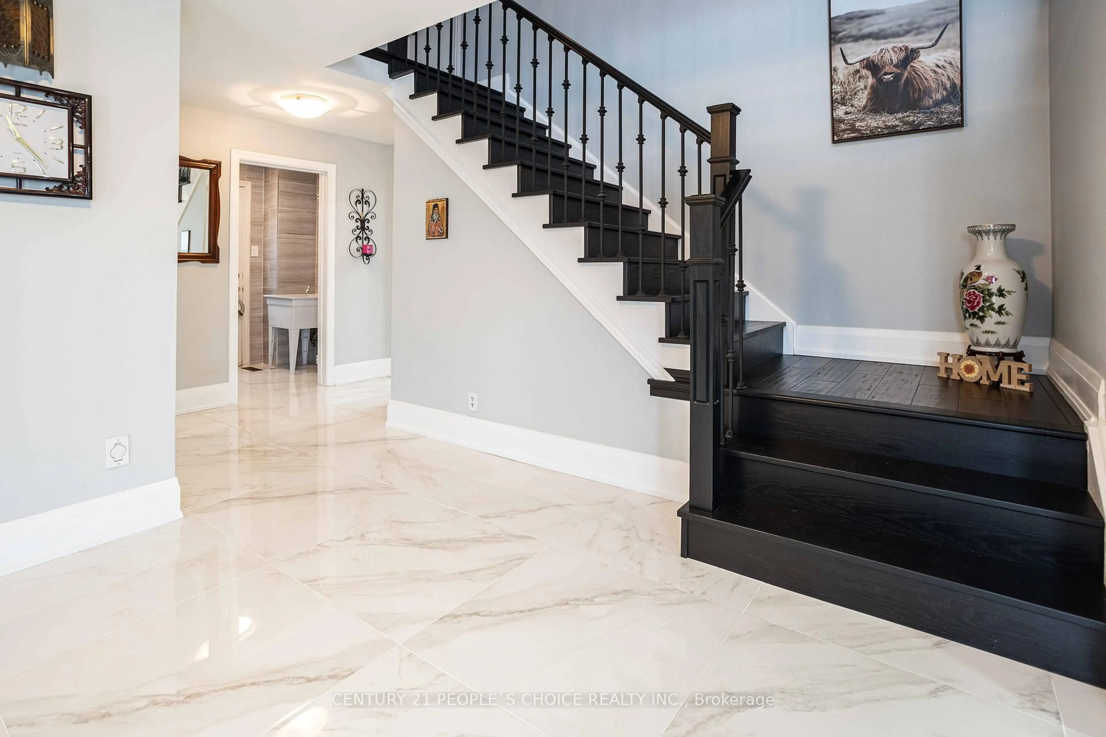 Stairs for 32 Madrid Cres, Brampton Ontario L6S 2X4