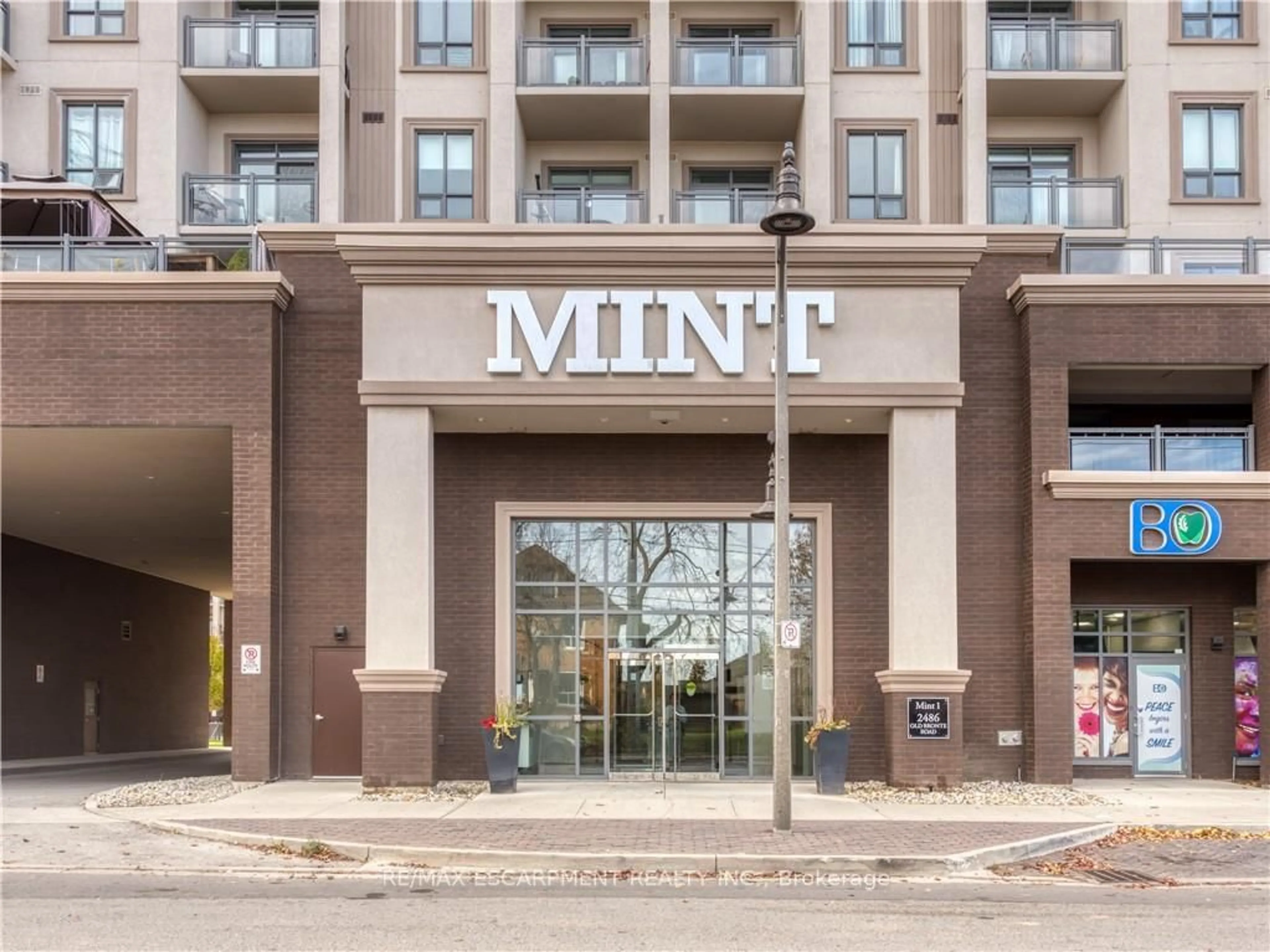 Unknown for 2486 Old Bronte Rd #520, Oakville Ontario L6M 0Y4