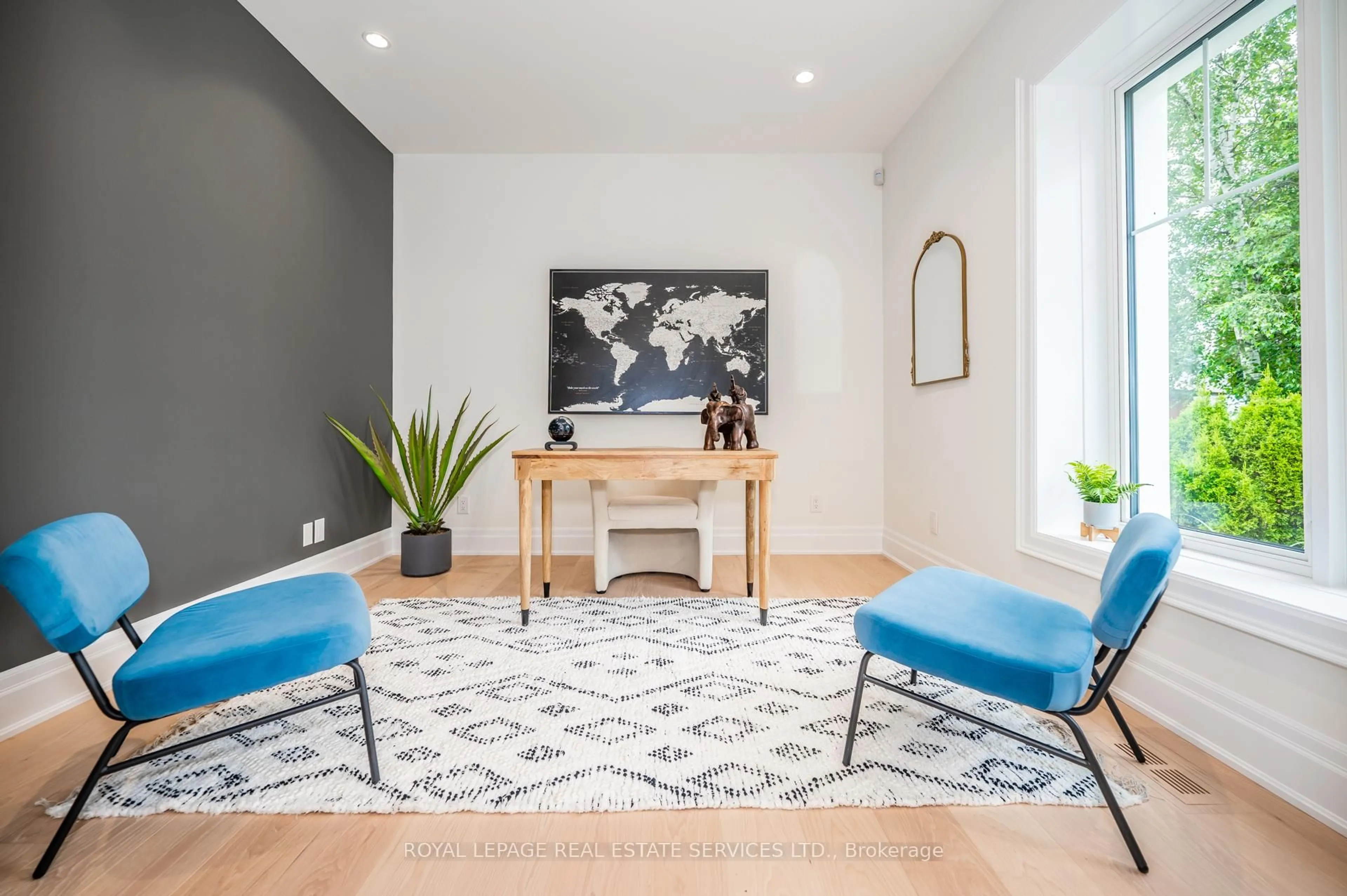 Indoor entryway for 1618 Dogwood Tr, Mississauga Ontario L5G 3A5