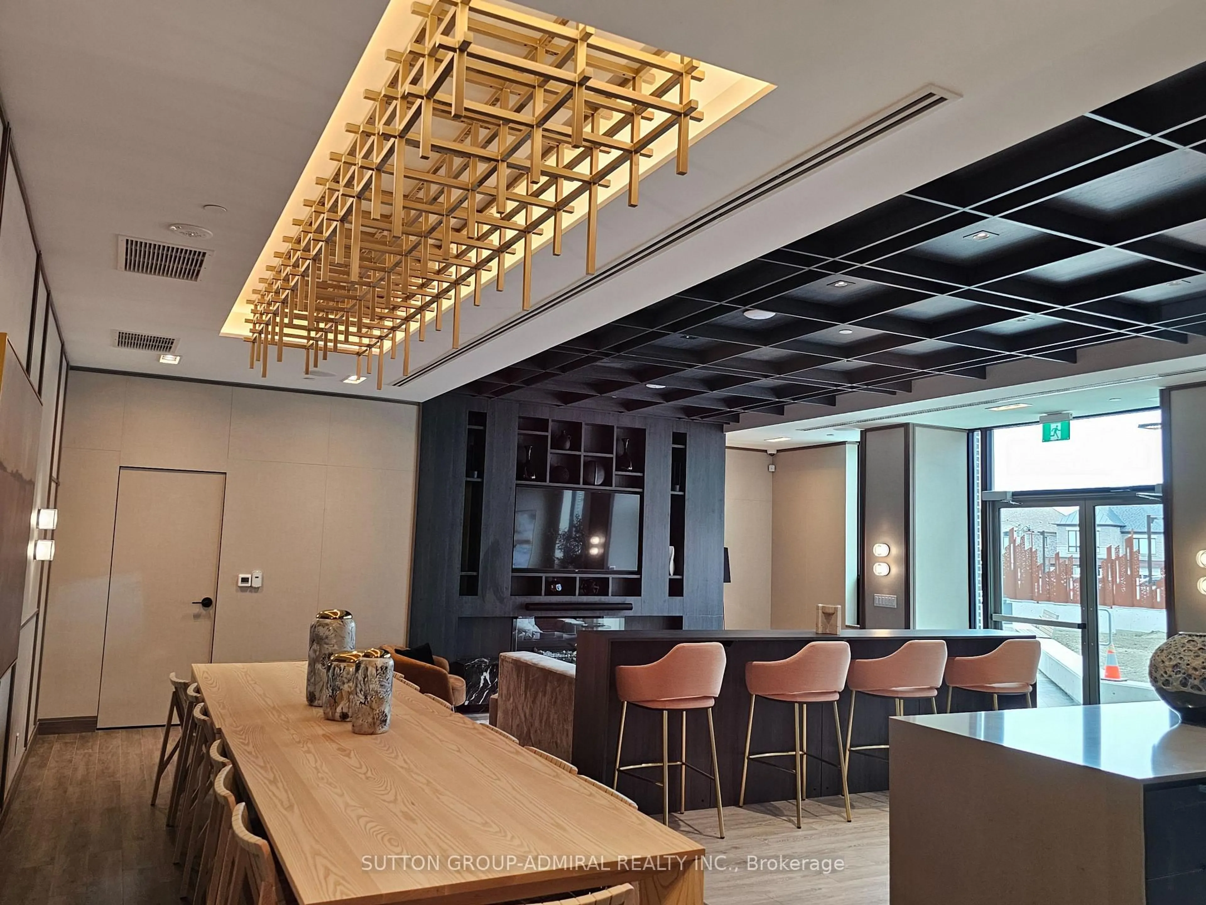 Lobby for 2501 Saw Whet Blvd #537, Oakville Ontario L6M 5N2