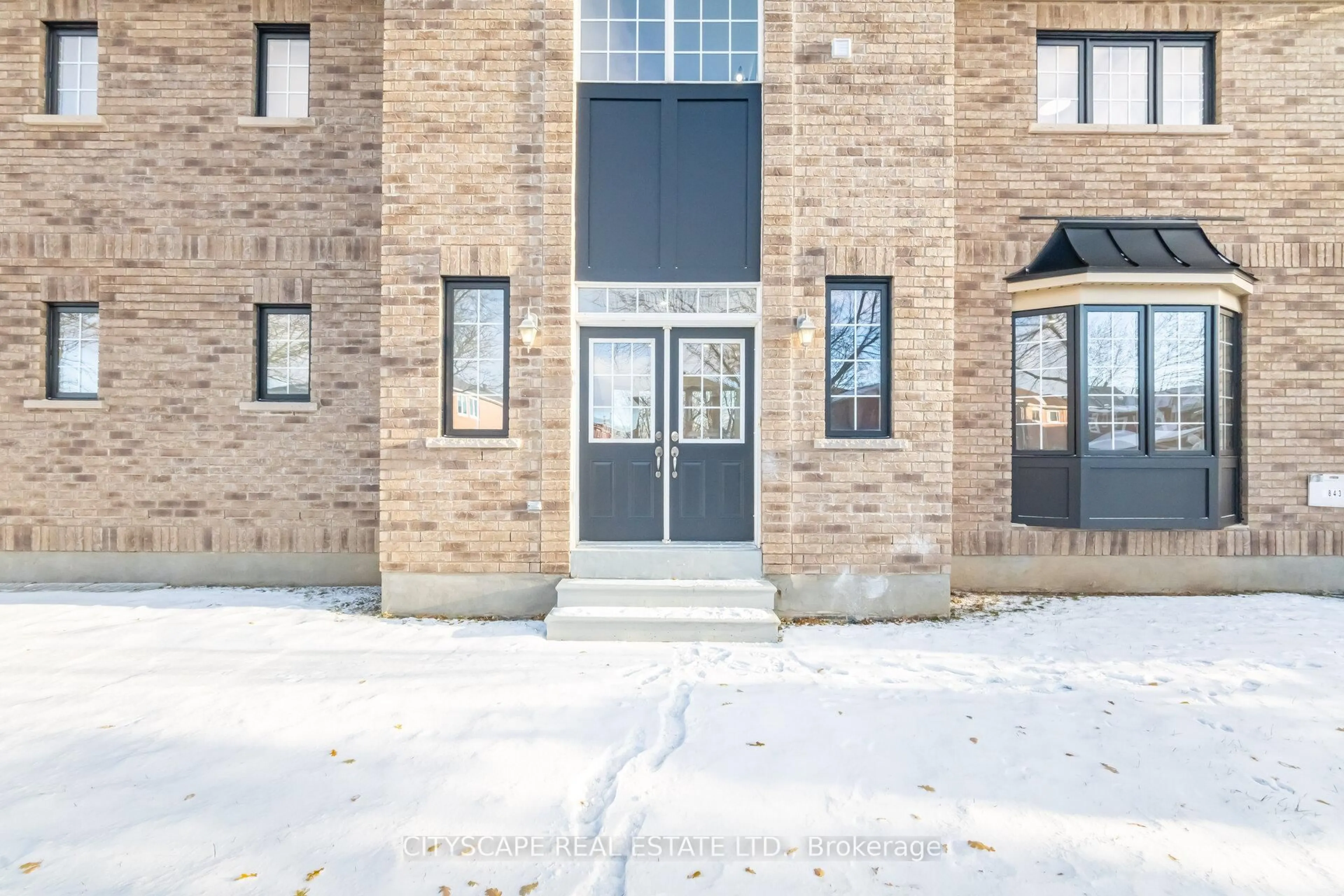 Unknown for 5843 Prairie Circ, Mississauga Ontario L5N 6B4