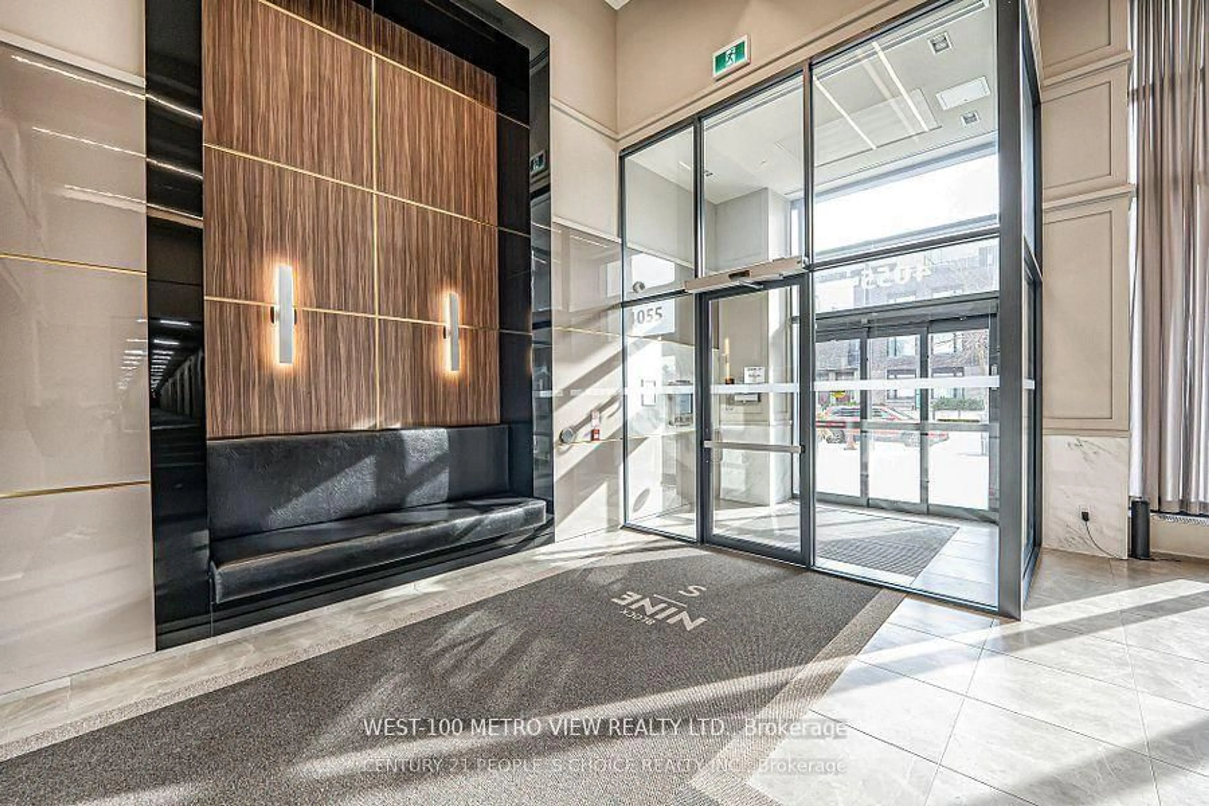 Indoor foyer for 4055 Parkside Village Dr #3115, Mississauga Ontario L5B 0K2