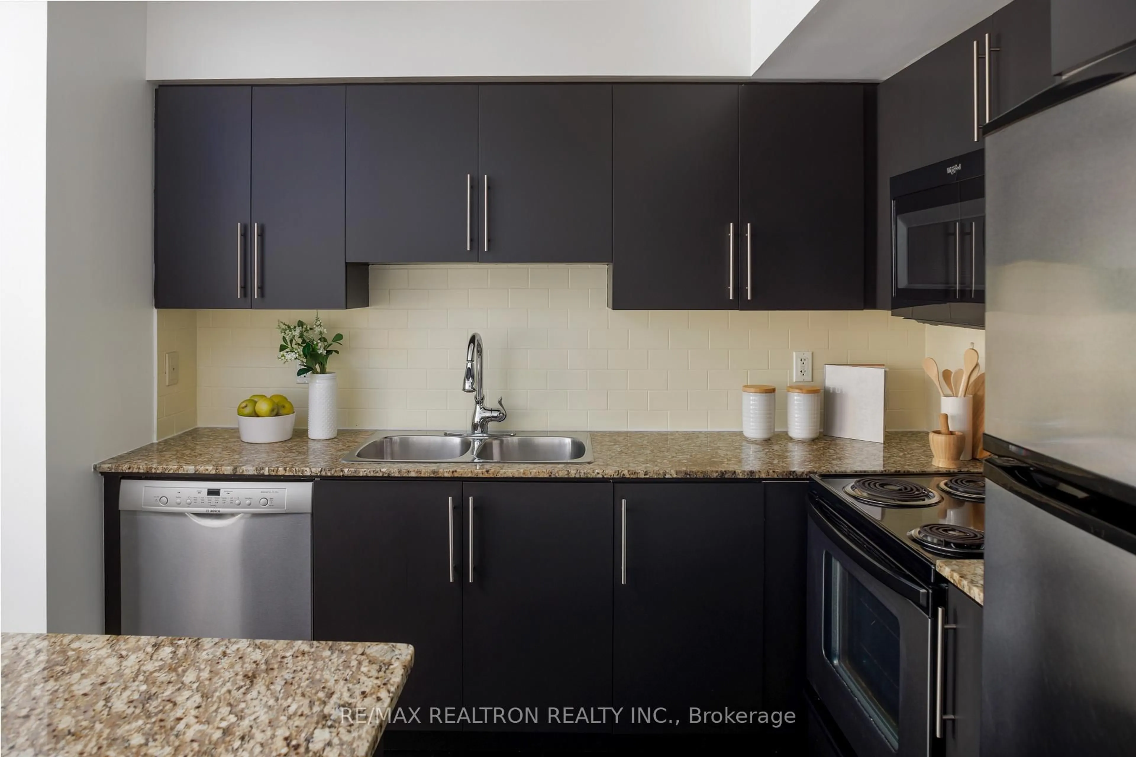 Standard kitchen, ceramic/tile floor for 1100 Lansdowne Ave #307, Toronto Ontario M6H 4K1