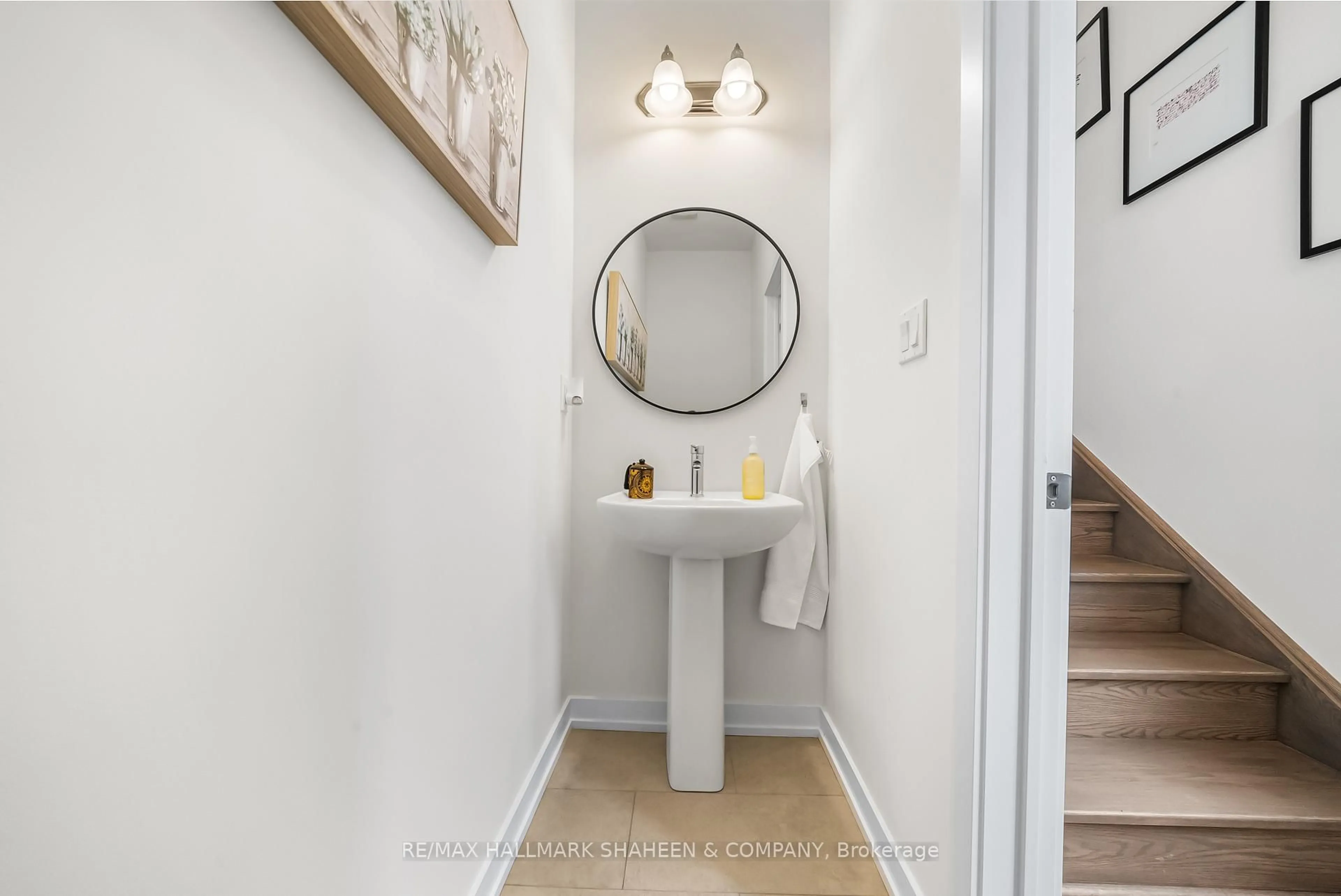 Unknown for 1330 Kaniv St, Oakville Ontario L6M 5R3