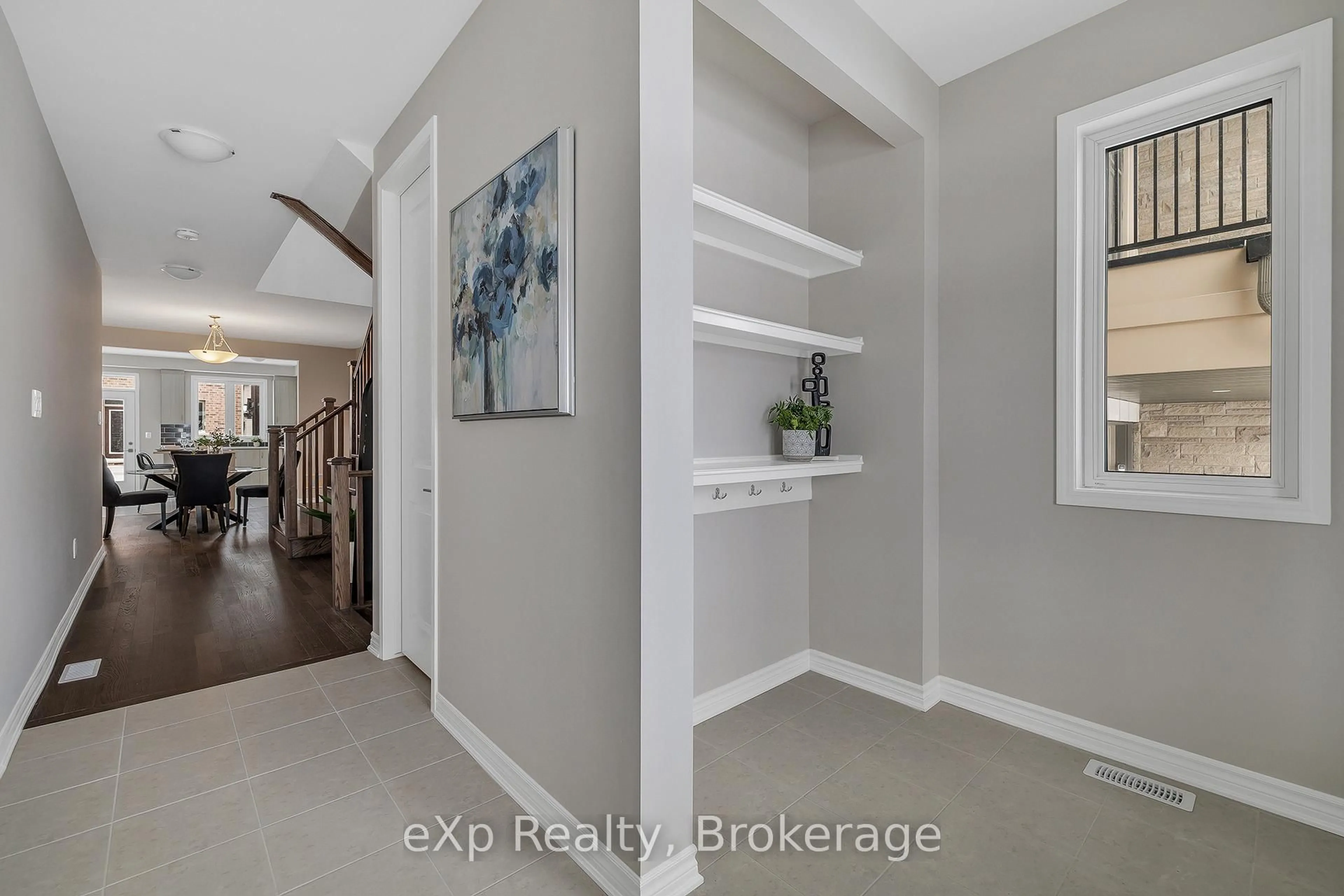 Indoor entryway for 1361 Whitlock Ave, Milton Ontario L9T 7E9
