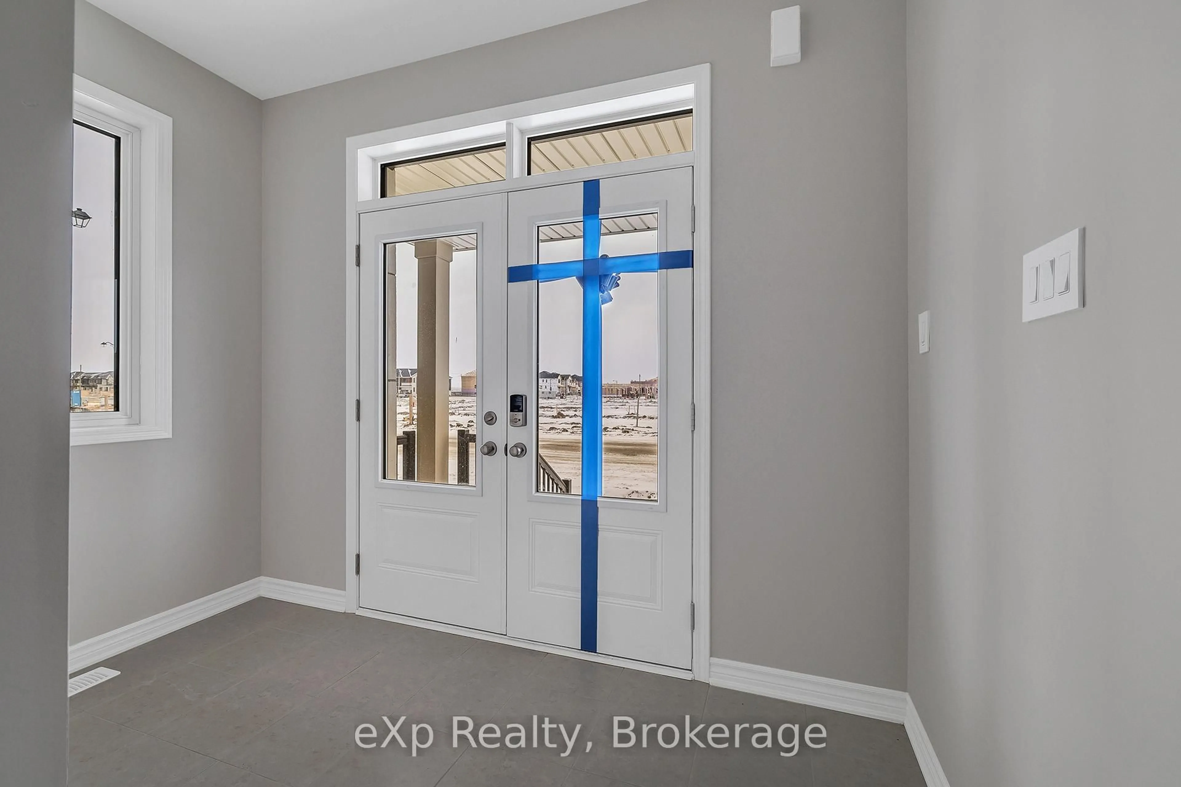 Indoor entryway for 1361 Whitlock Ave, Milton Ontario L9T 7E9