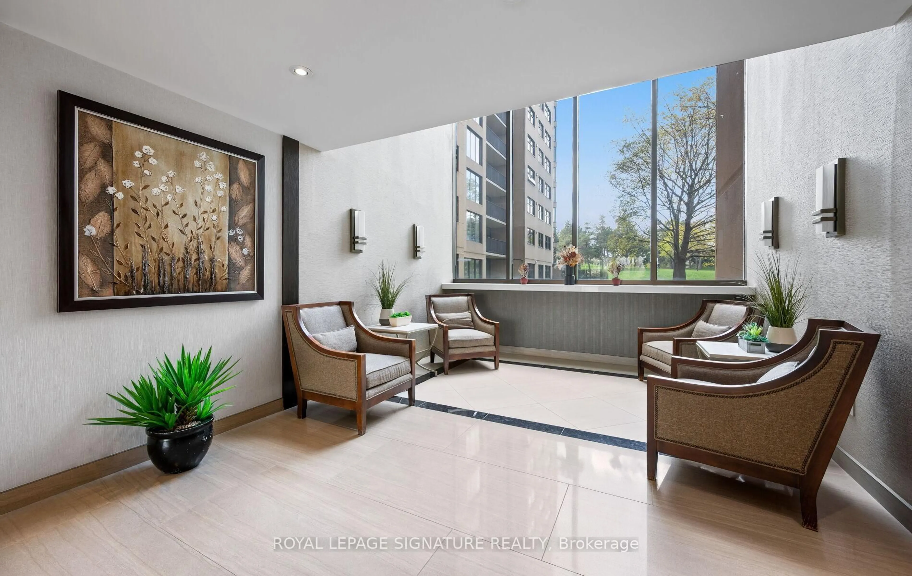 Indoor foyer for 6500 Montevideo Rd #409, Mississauga Ontario L5N 3T6