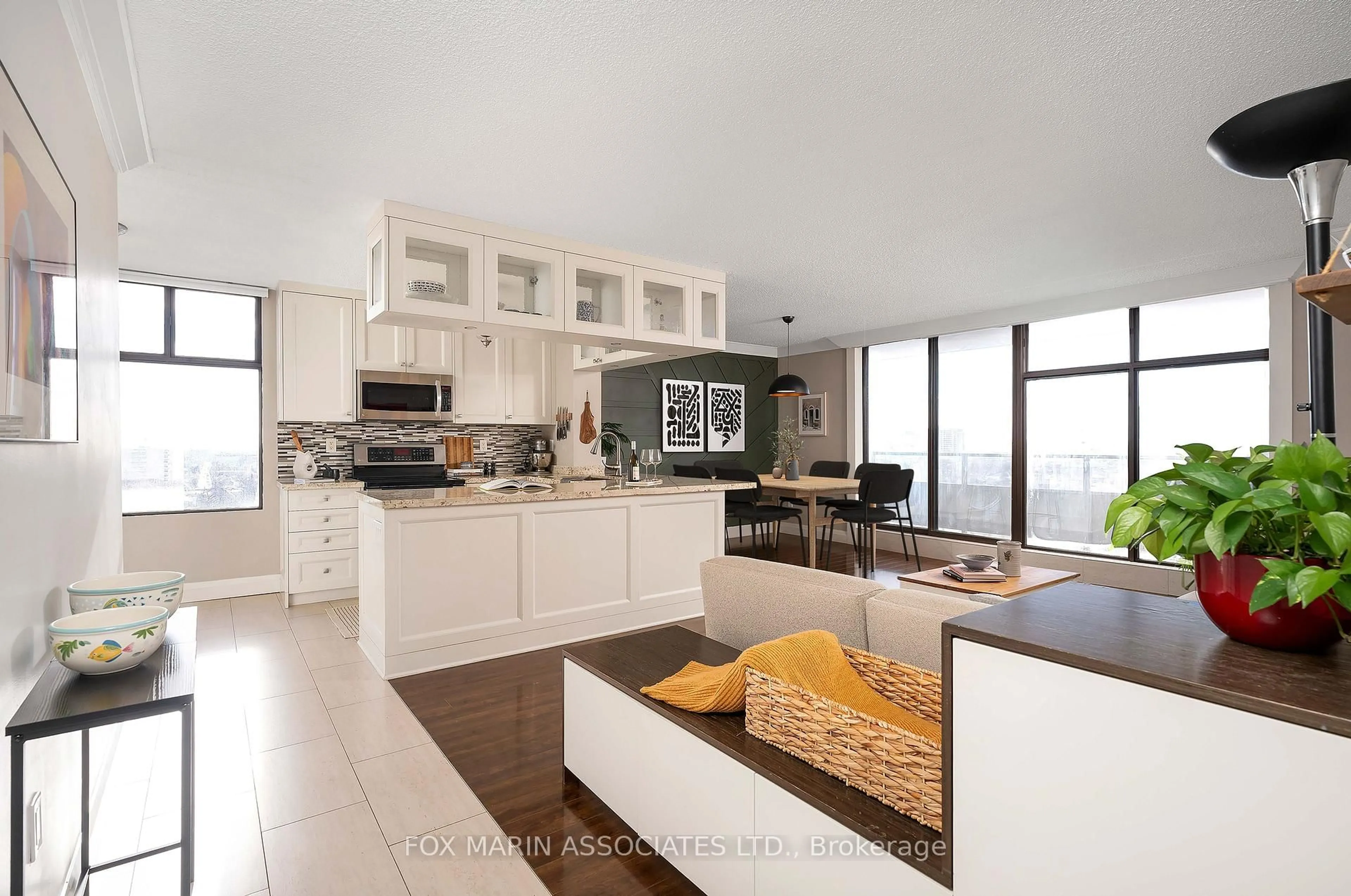 Open concept kitchen, ceramic/tile floor for 135 Marlee Ave #1201, Toronto Ontario M6B 4C6