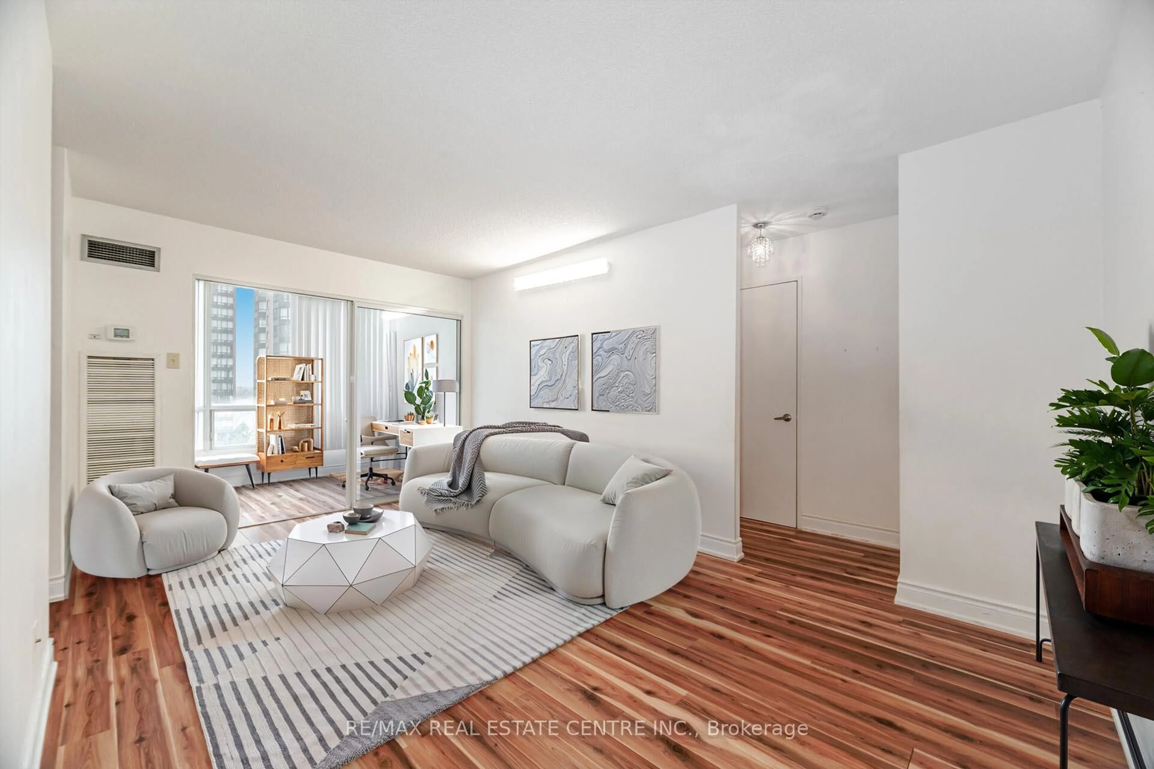 Living room with furniture, unknown for 115 Hillcrest Ave #811, Mississauga Ontario L5B 3Y9