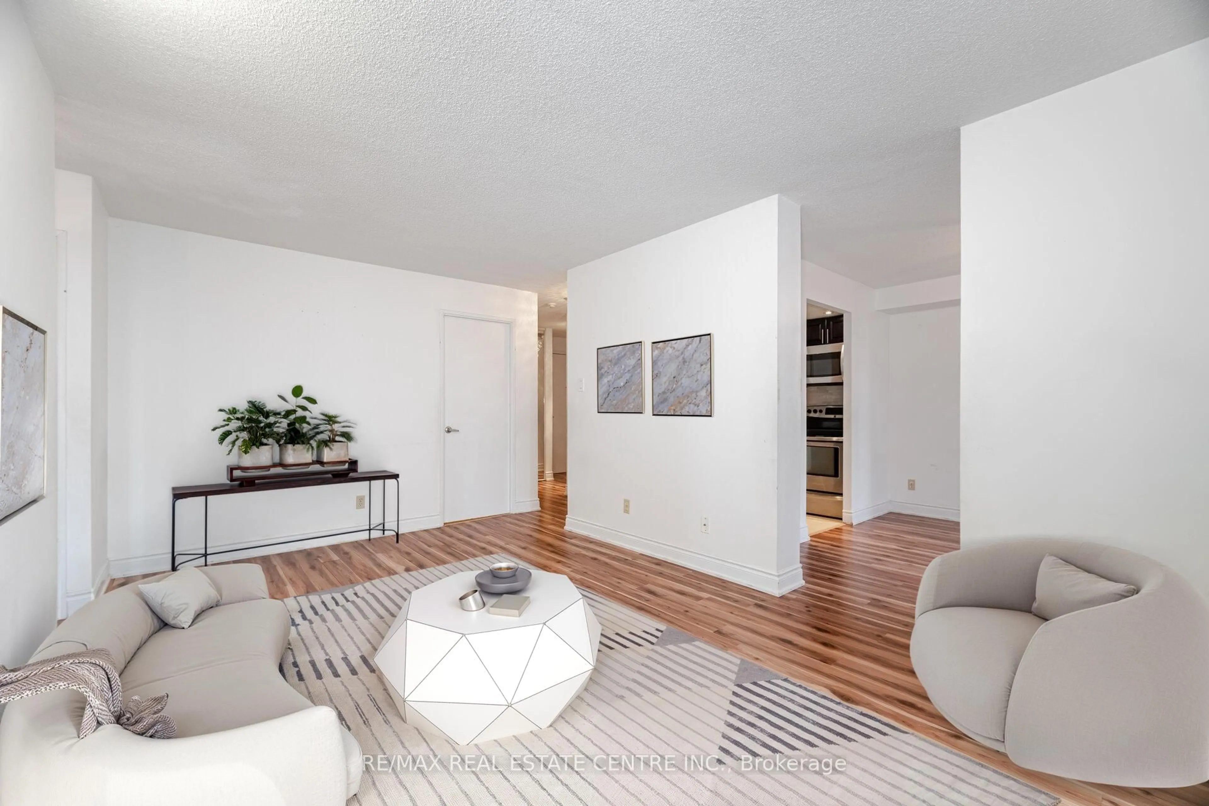 Living room with furniture, unknown for 115 Hillcrest Ave #811, Mississauga Ontario L5B 3Y9