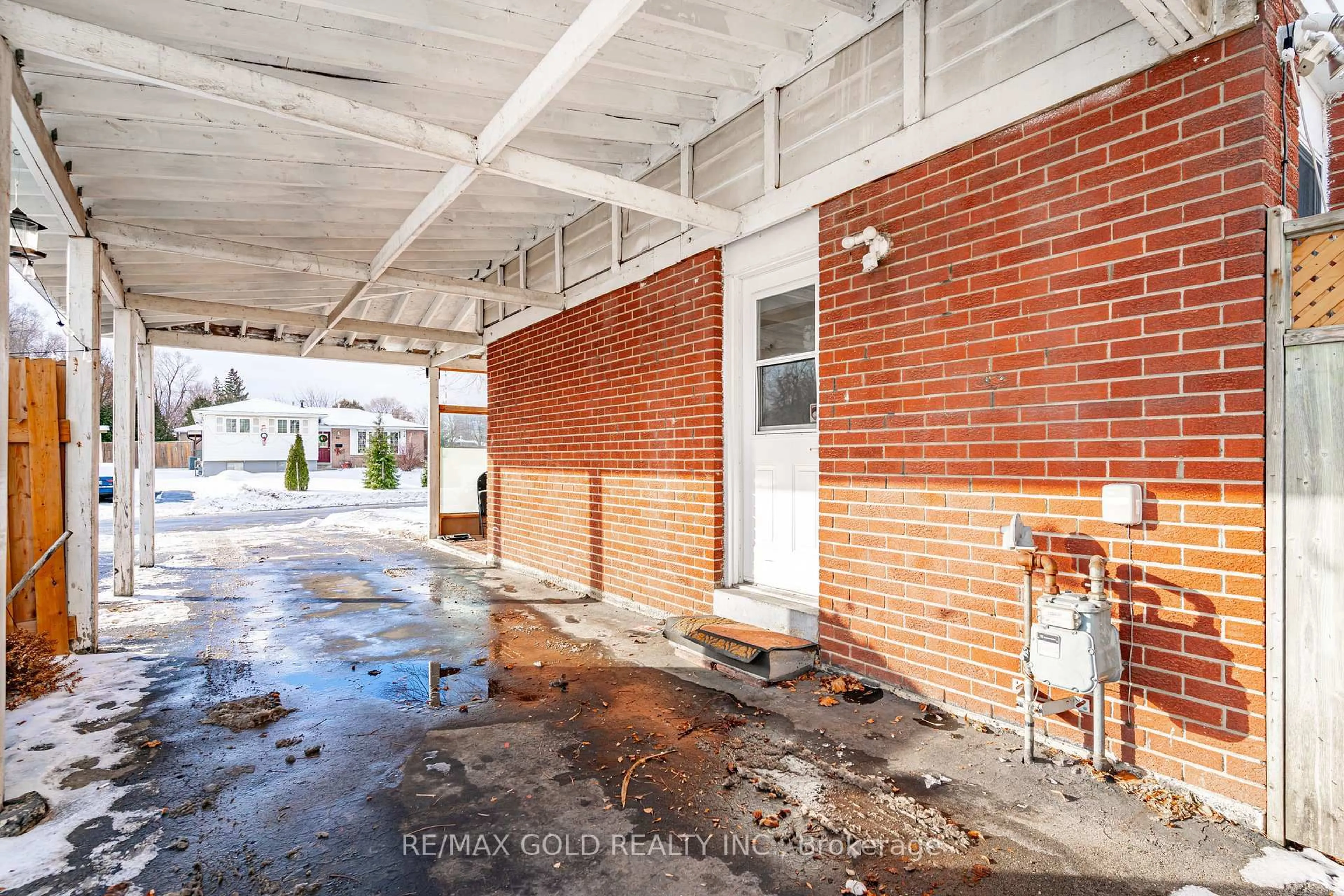 Patio, building for 1 Elrose Rd, Brampton Ontario L6T 2C2