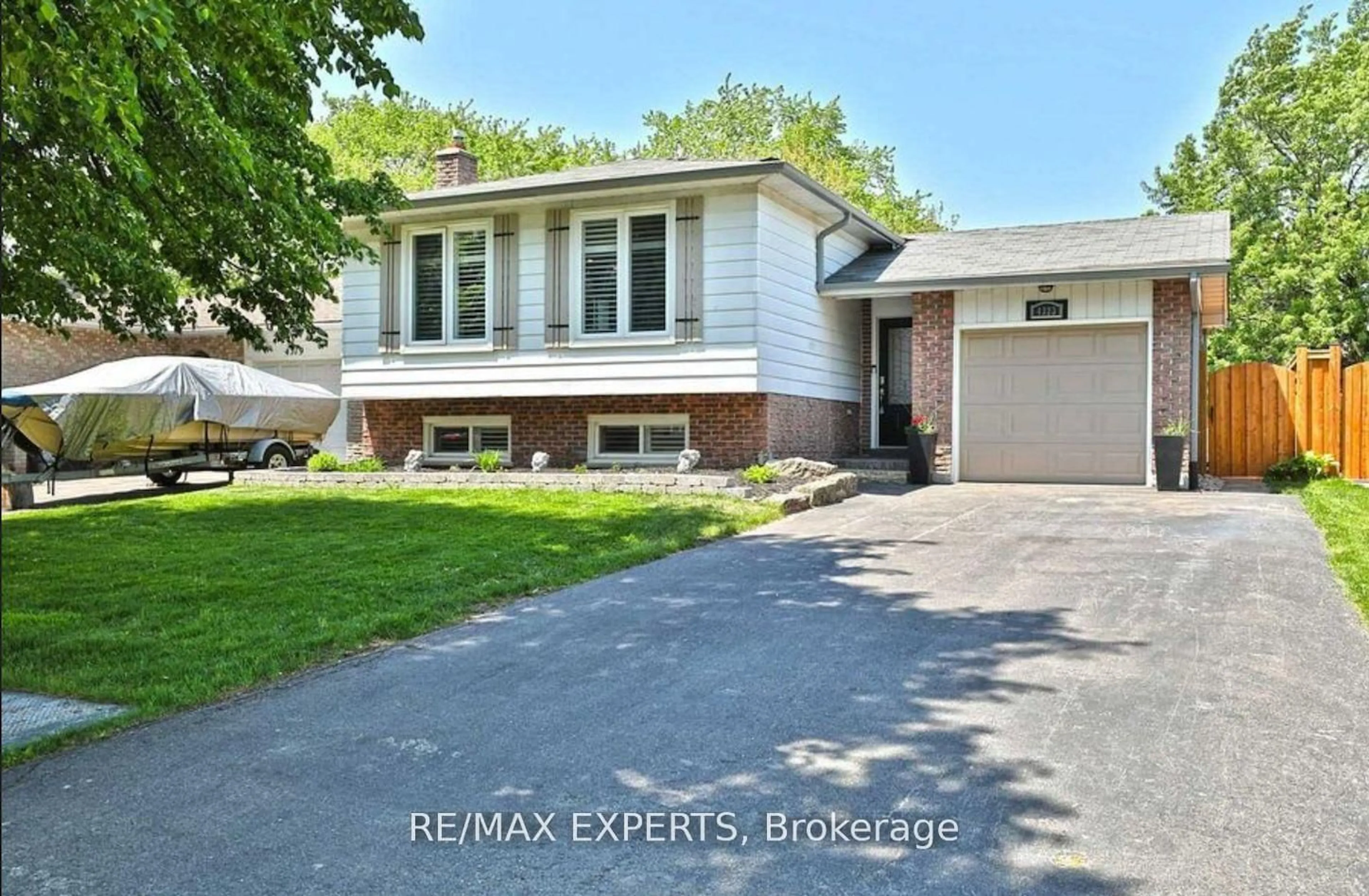 Home with brick exterior material, street for 4323 Forsyth Blvd, Burlington Ontario L7L 2M2