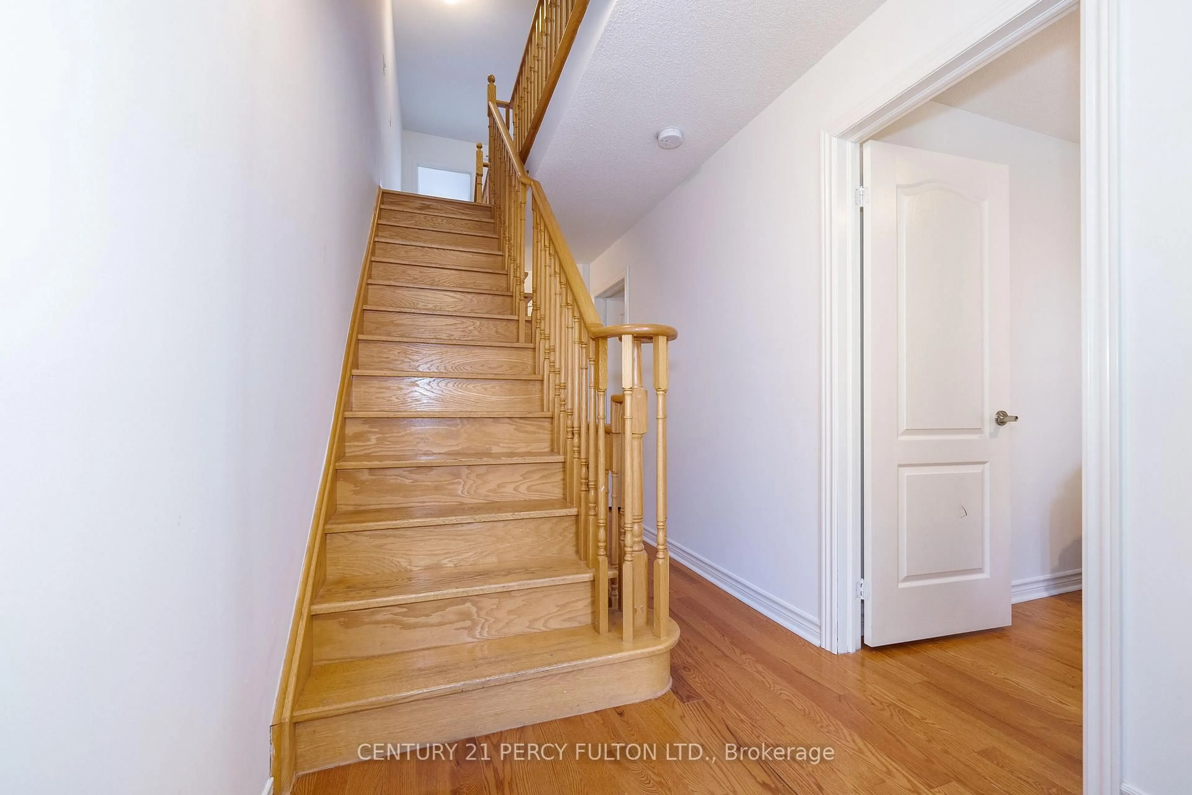 Stairs for 119 Torbarrie Rd, Toronto Ontario M3L 1G8