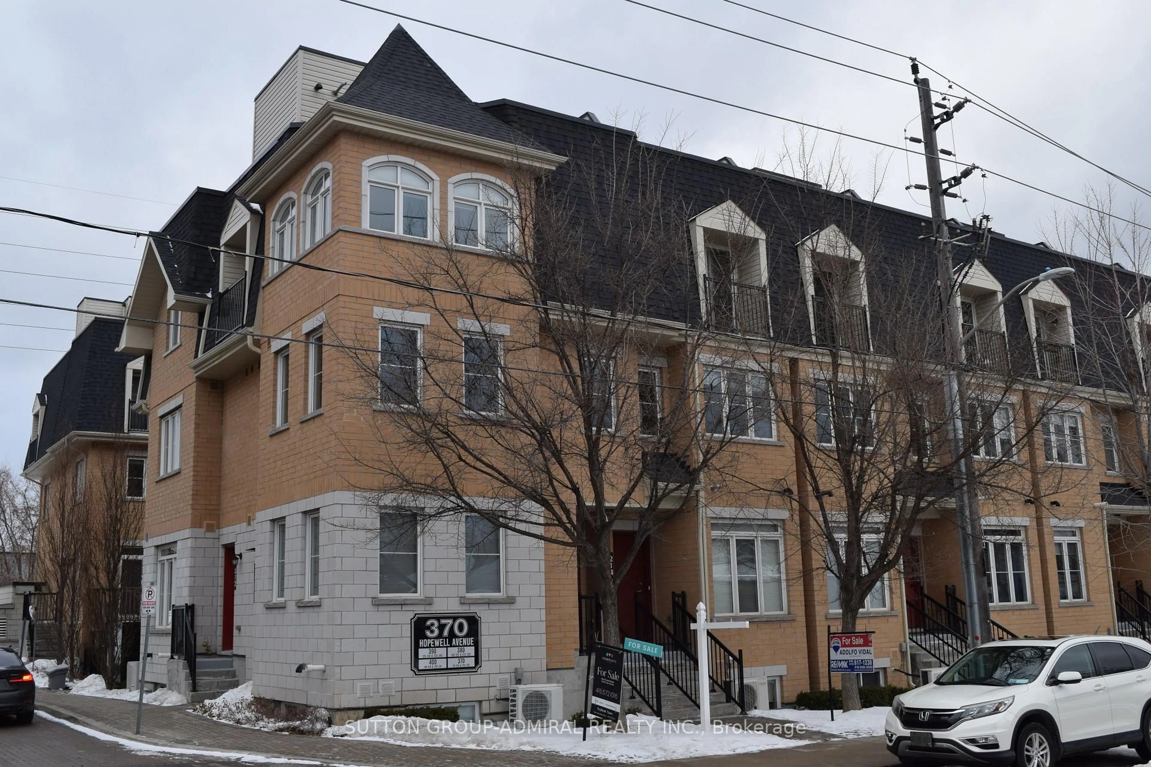 Unknown for 370 Hopewell Ave #213, Toronto Ontario M6E 2S2