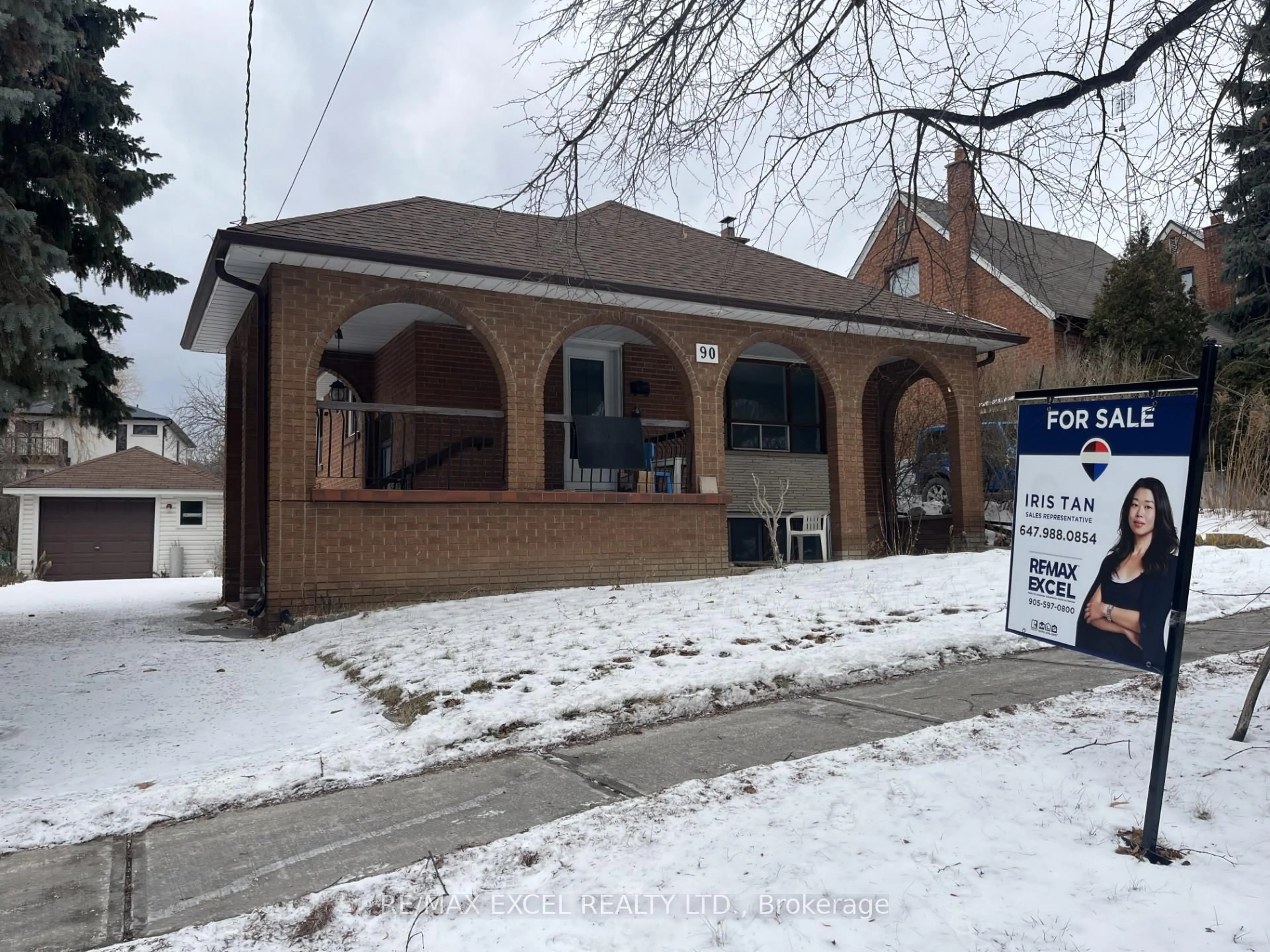 Unknown for 90 Flamborough Dr, Toronto Ontario M6M 2R8