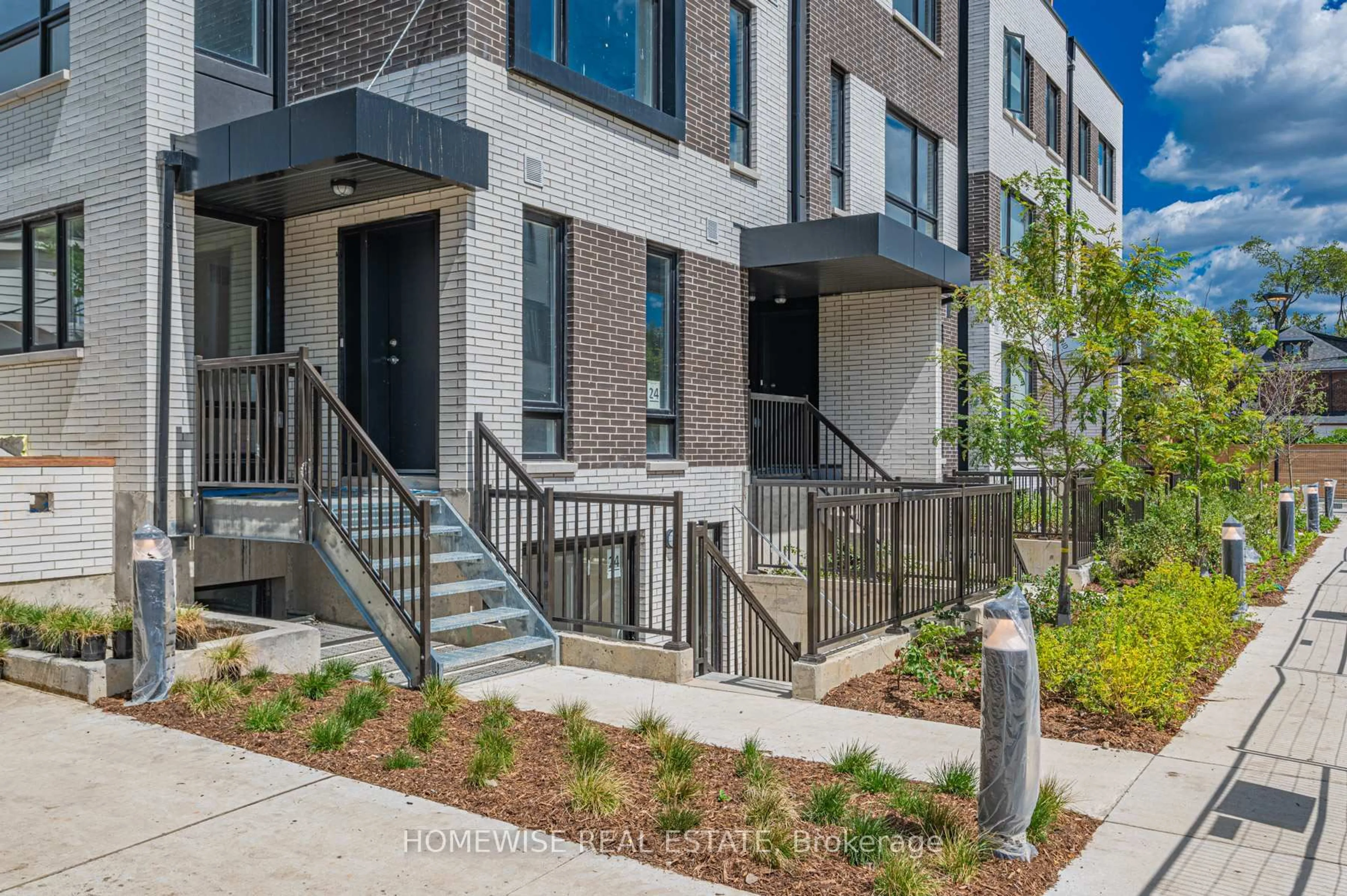 Unknown for 20 Ed Clark Gdns #TH8, Toronto Ontario M6N 0B5