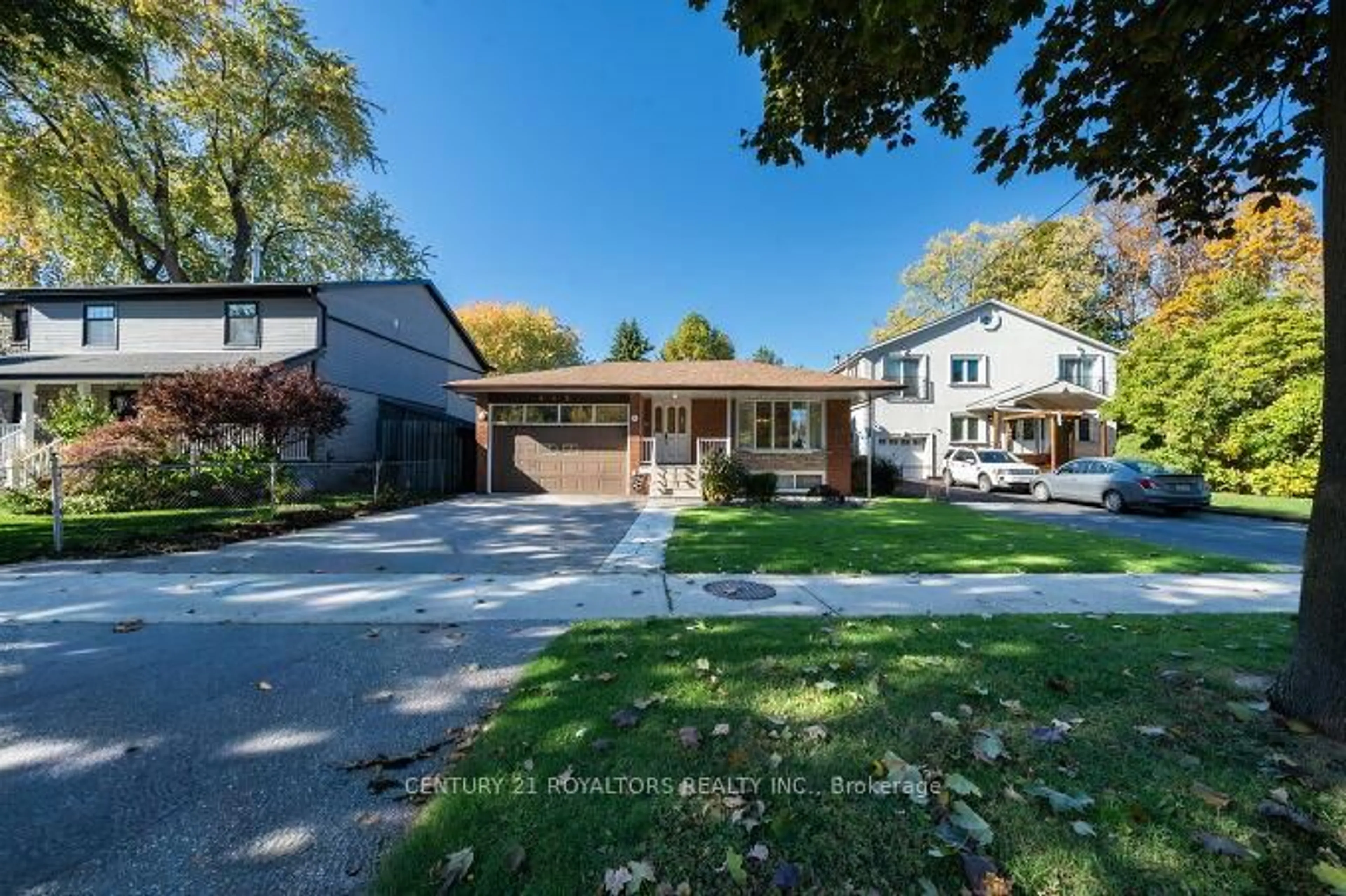 Unknown for 443 Atwater Ave, Mississauga Ontario L5G 2A4